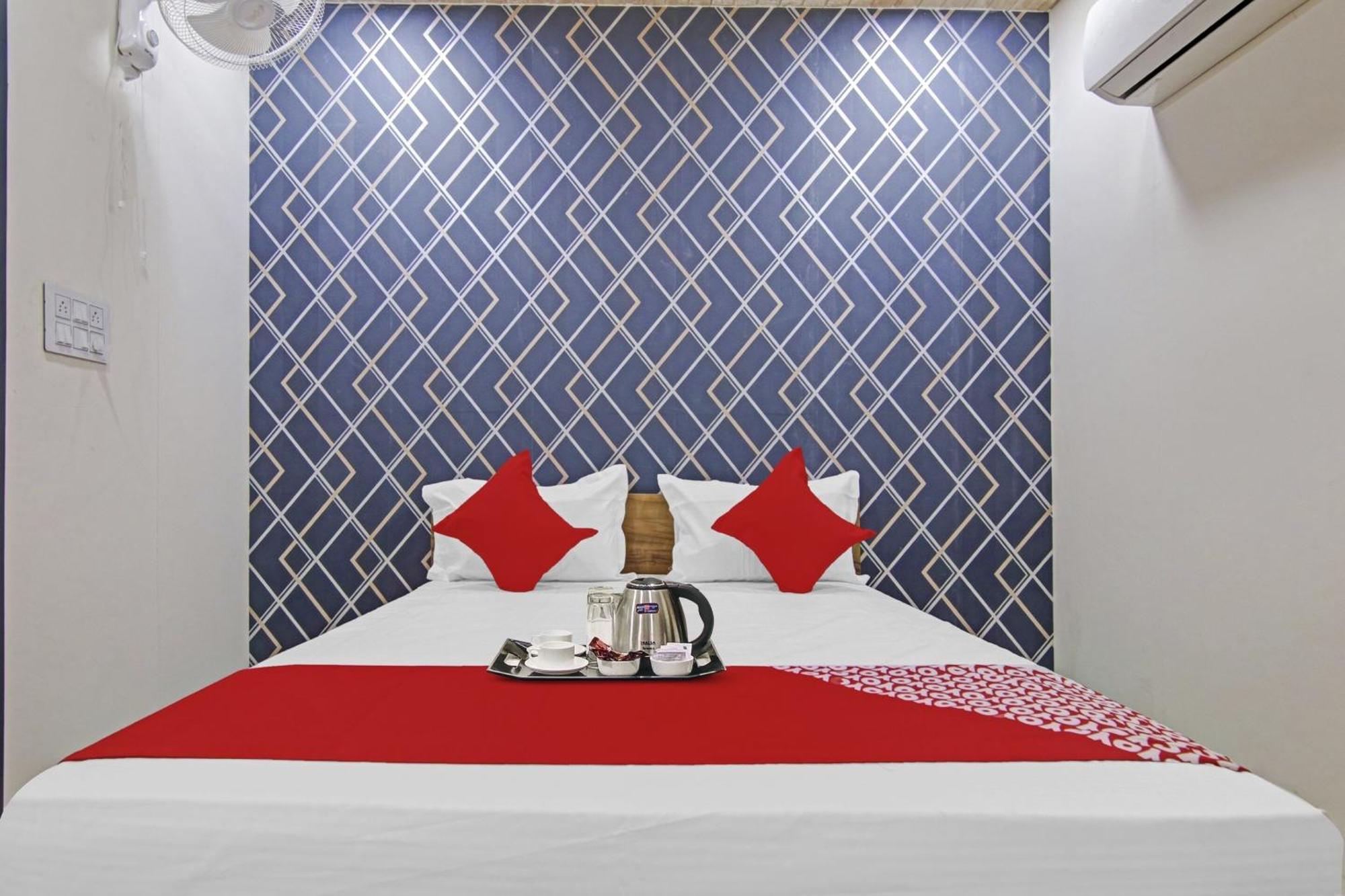 O Sr Residency Near Ccd Hotel New Delhi