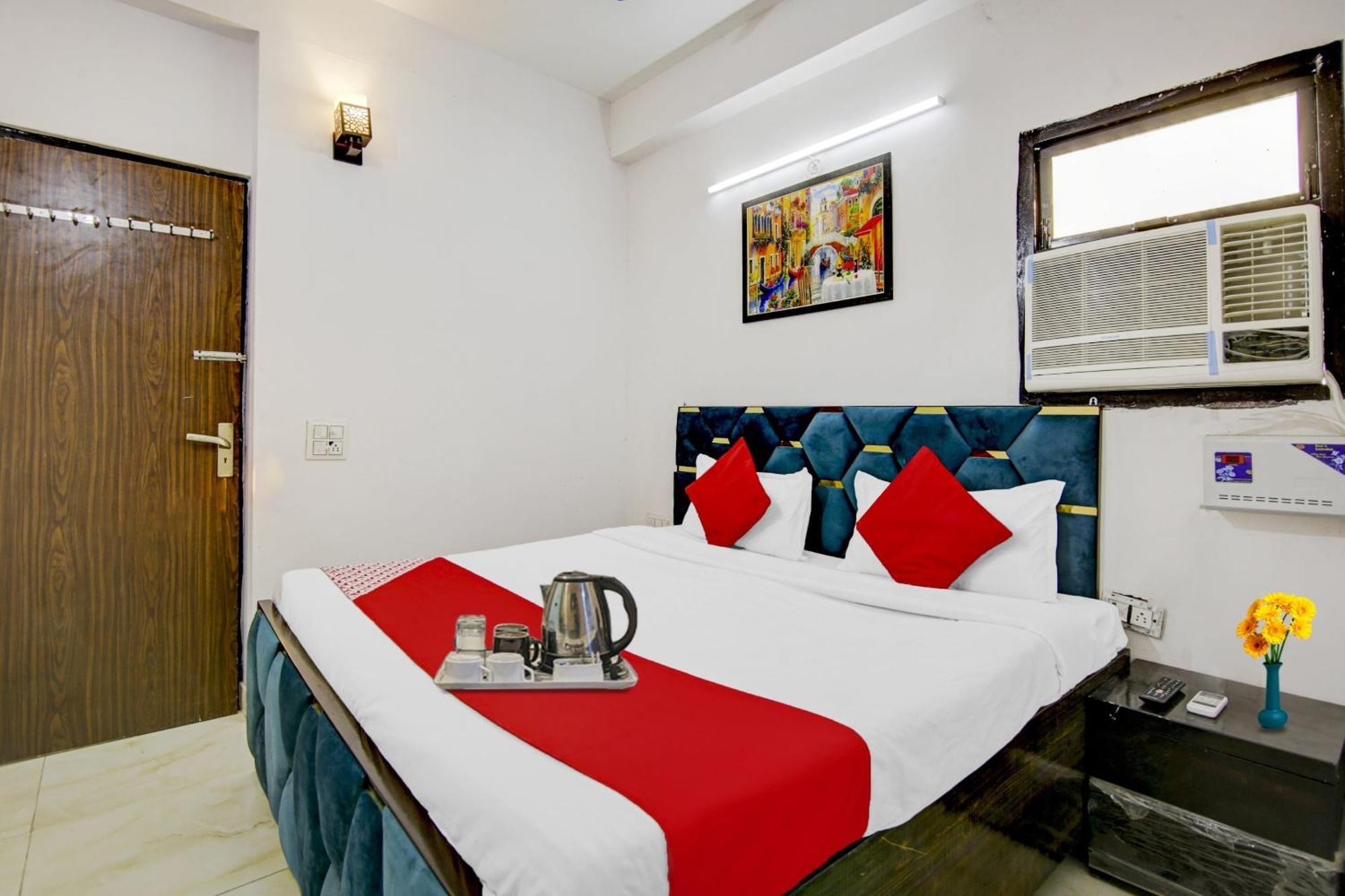 O Yadav Residency Near Nawada Metro Station