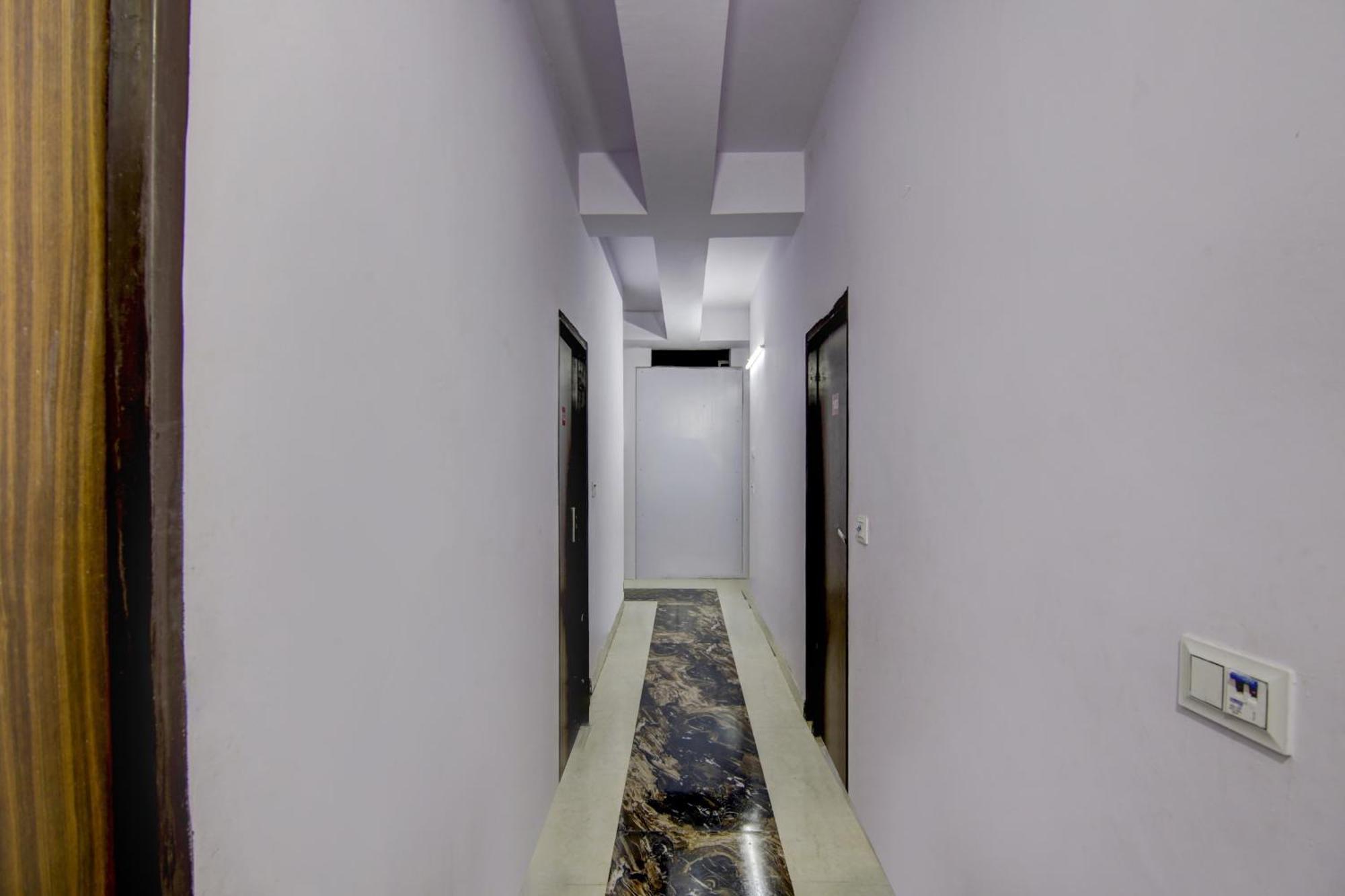 O Yadav Residency Near Nawada Metro Station 3*