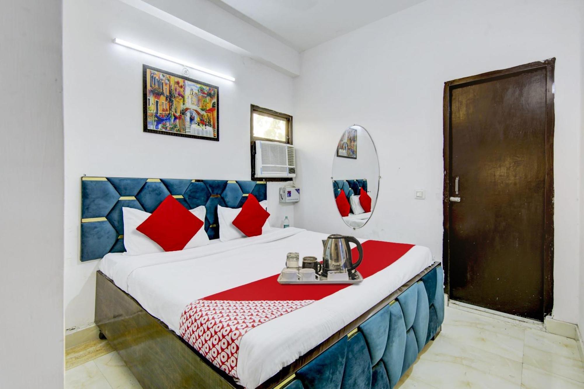 Hotel O Yadav Residency Near Nawada Metro Station