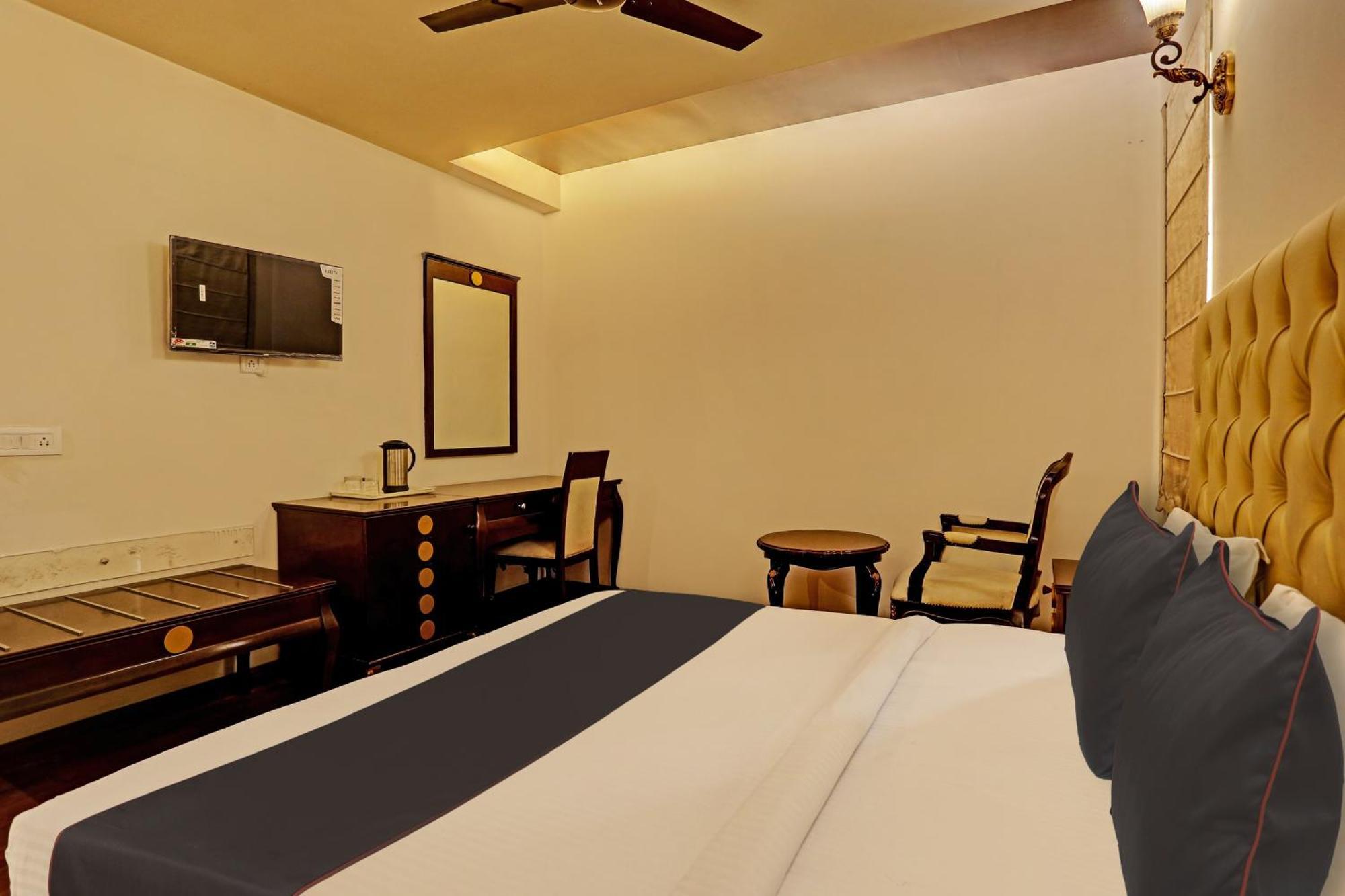 Hotel Townhouse The Royce New Friends Colony New Delhi