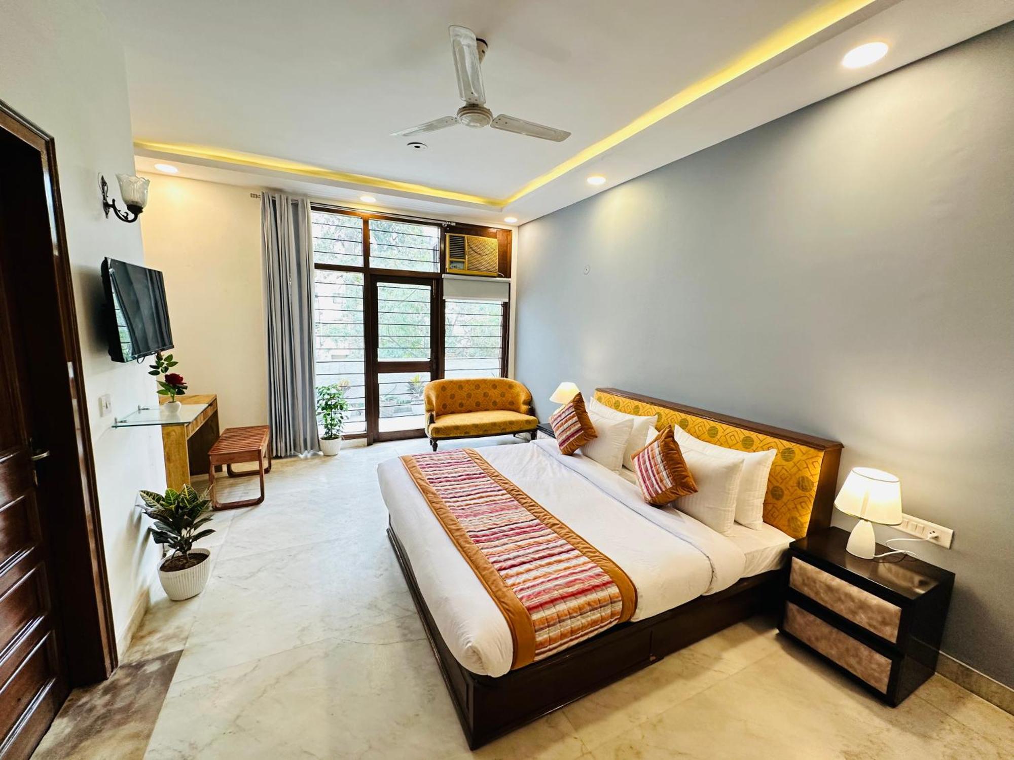 Grove Residency Hauz Khas Couple Friendly Hotel