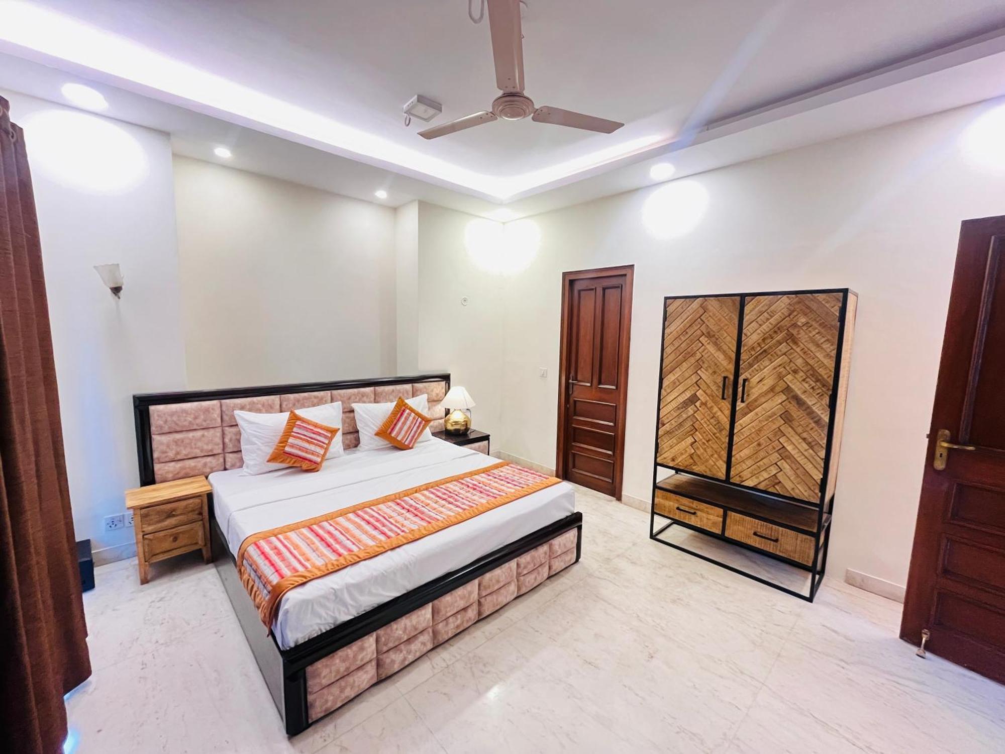 Grove Residency Hauz Khas Couple Friendly Hotel