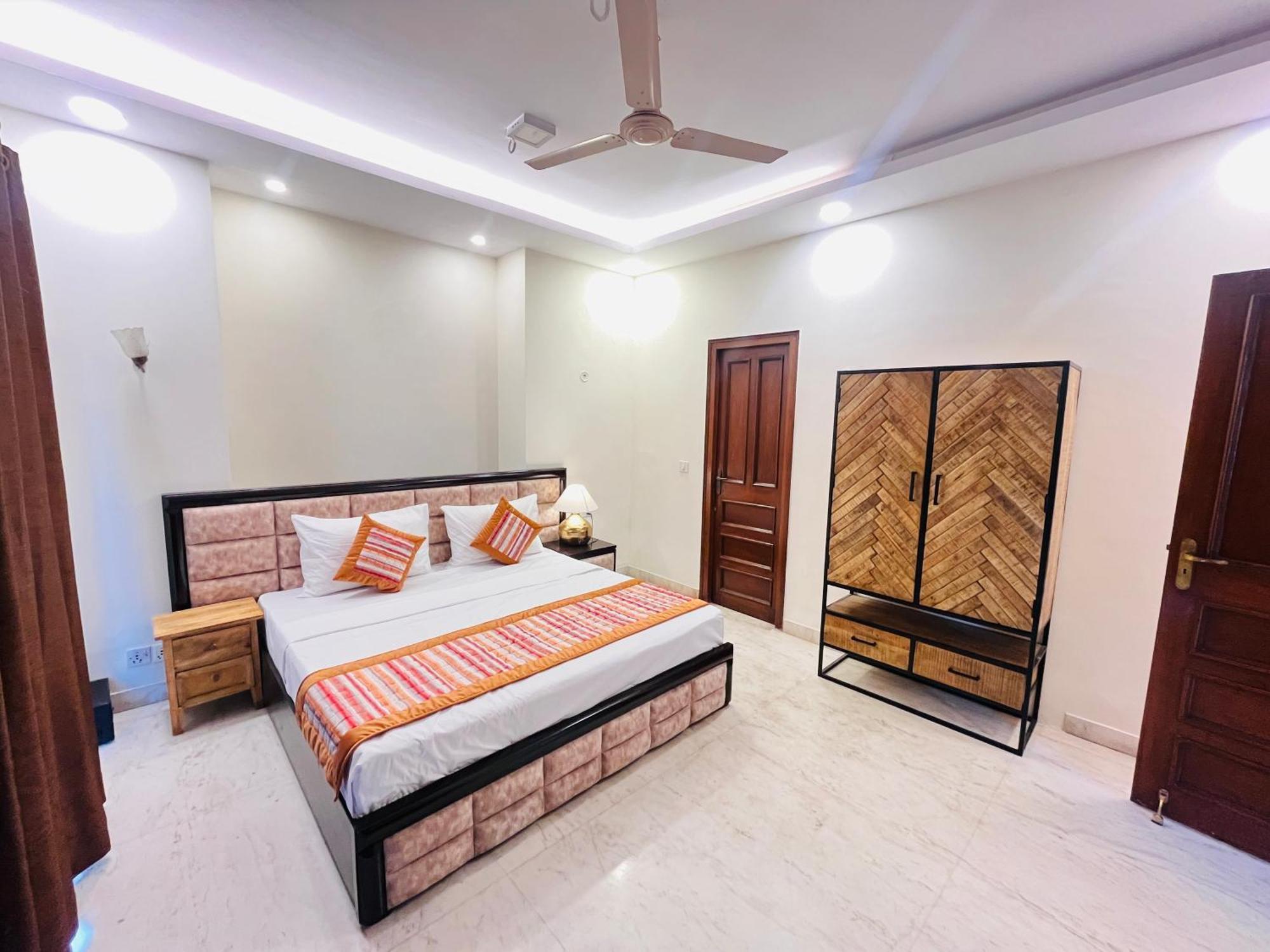 Grove Residency Hauz Khas Couple Friendly 3*
