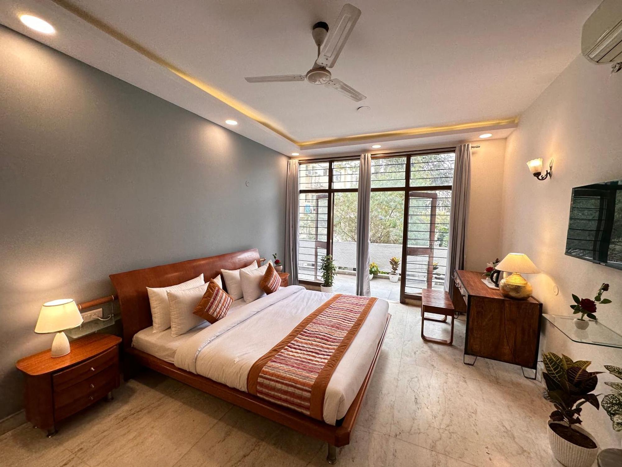 Hotel Grove Residency Hauz Khas Couple Friendly 3*