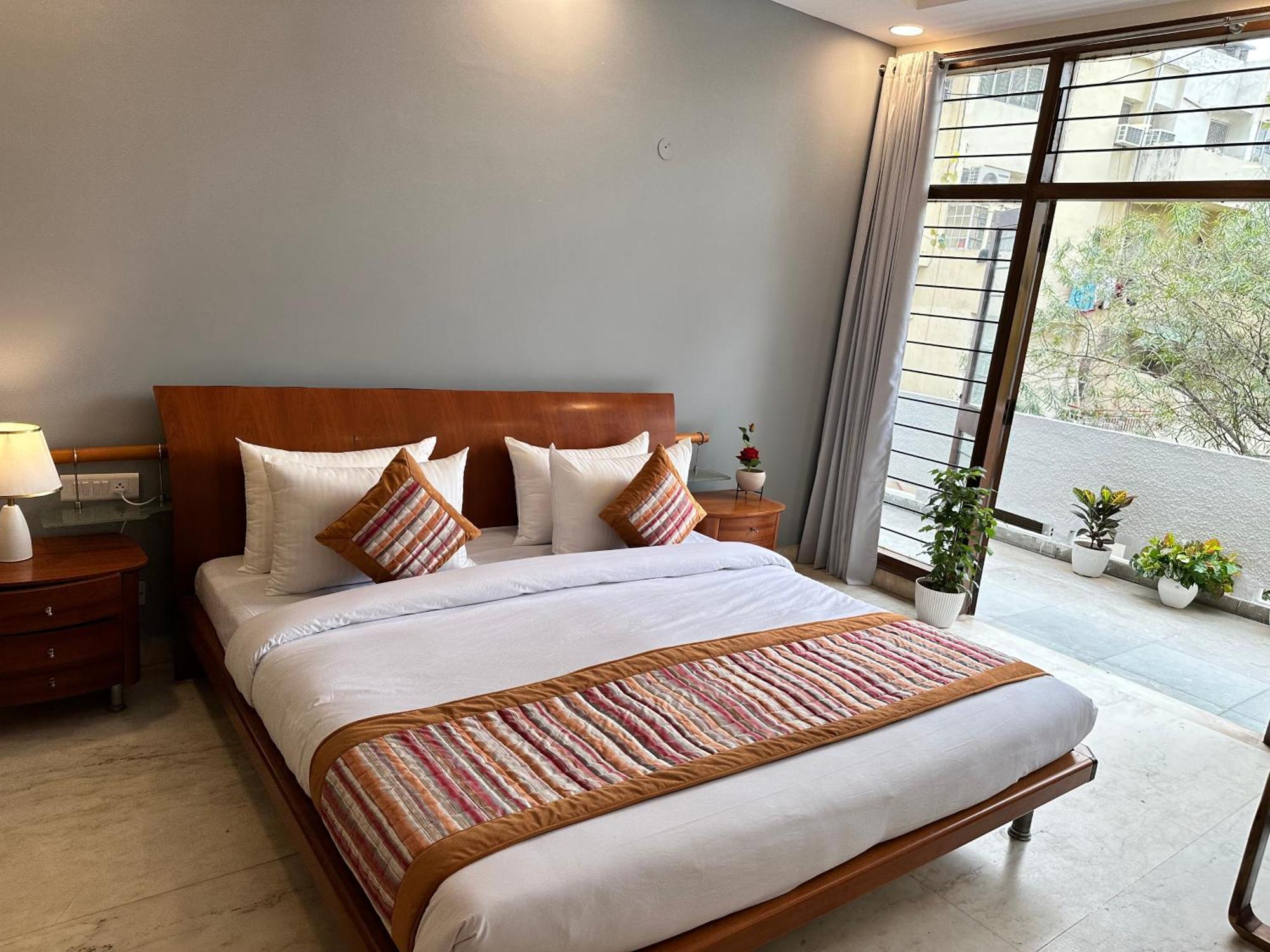 Grove Residency Hauz Khas Couple Friendly Hotel New Delhi