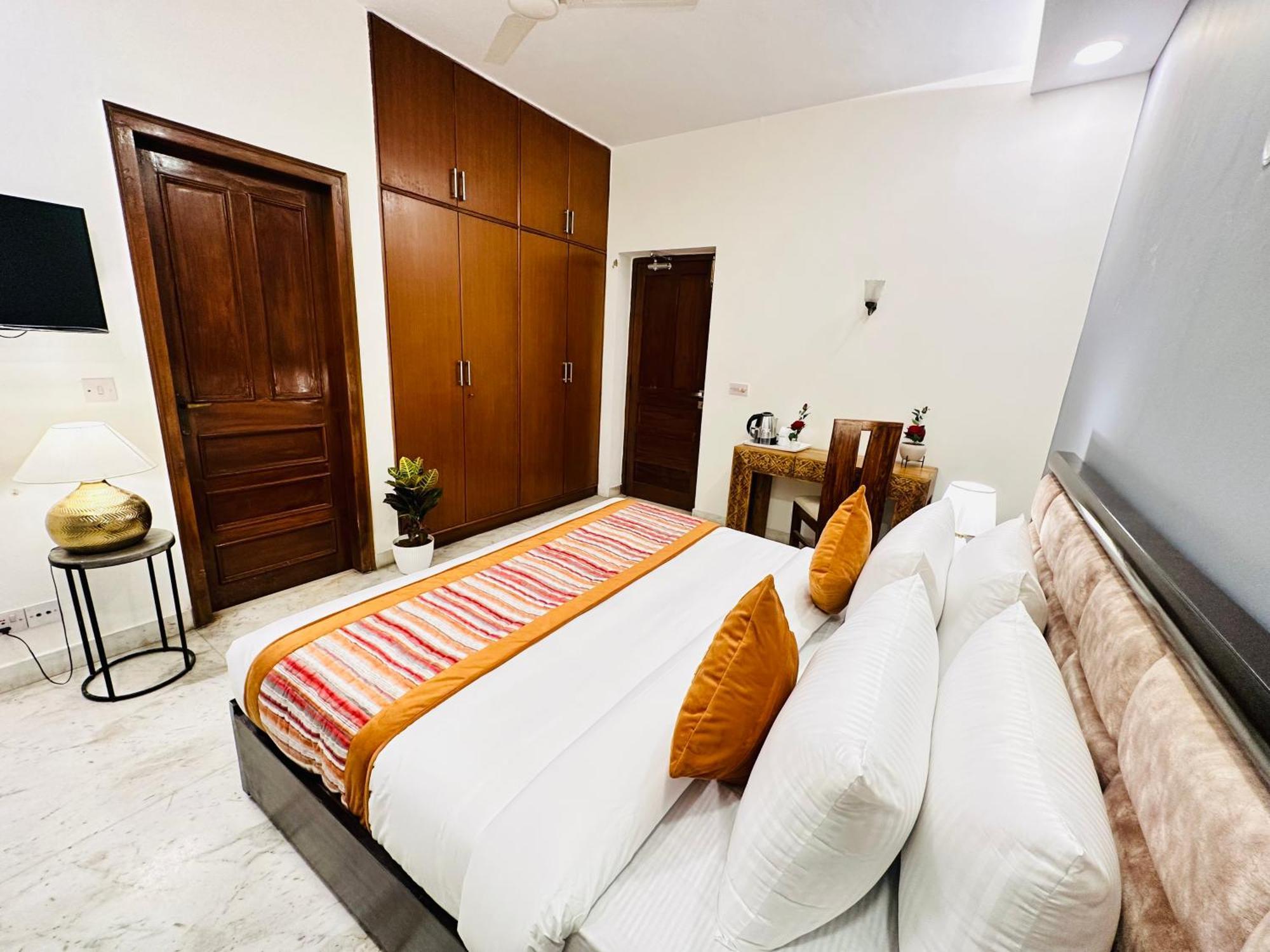 Grove Residency Hauz Khas Couple Friendly New Delhi