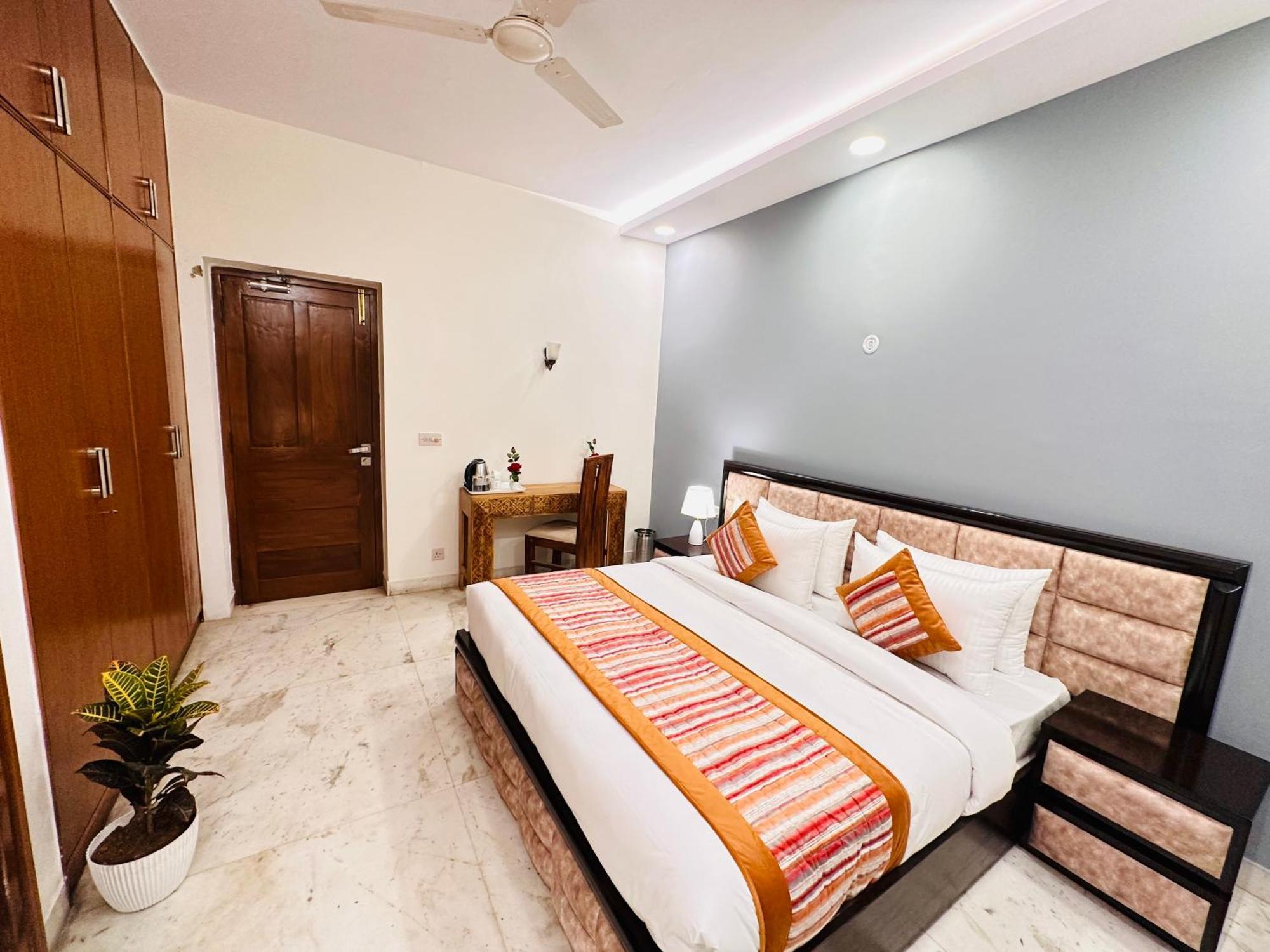 Grove Residency Hauz Khas Couple Friendly