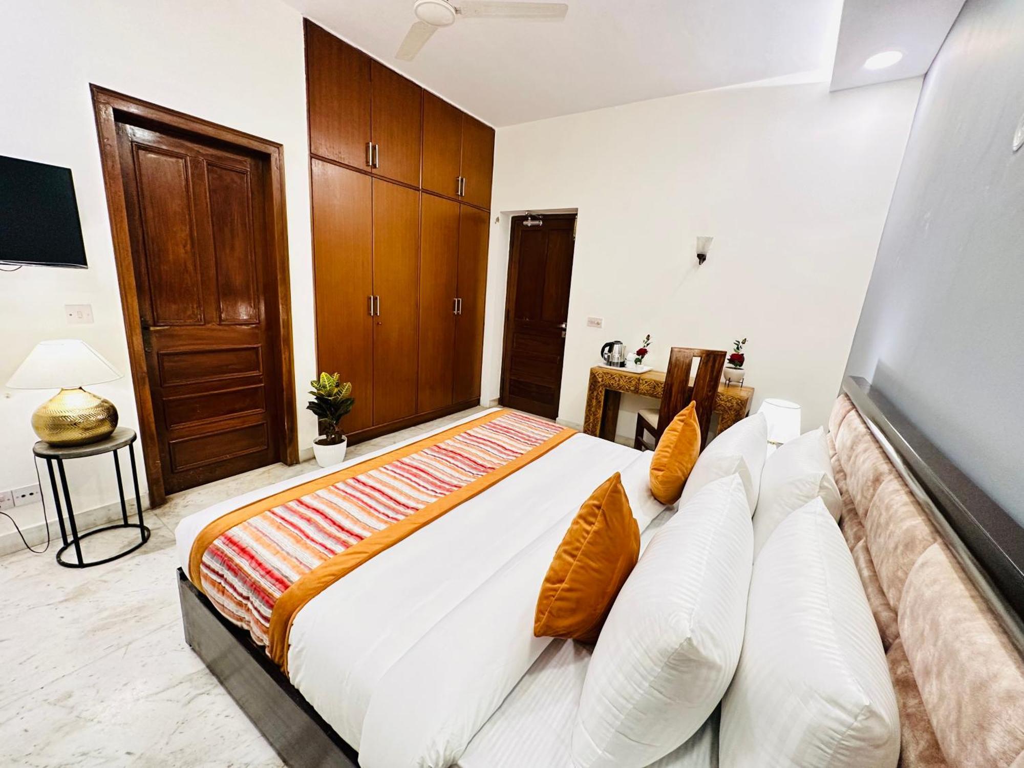 Grove Residency Hauz Khas Couple Friendly Hotel New Delhi