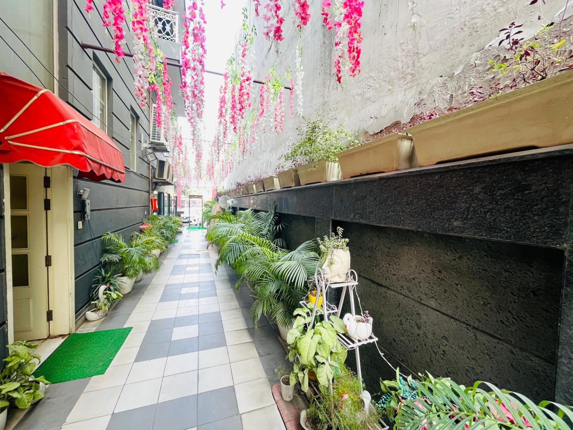 Grove Residency Hauz Khas Couple Friendly