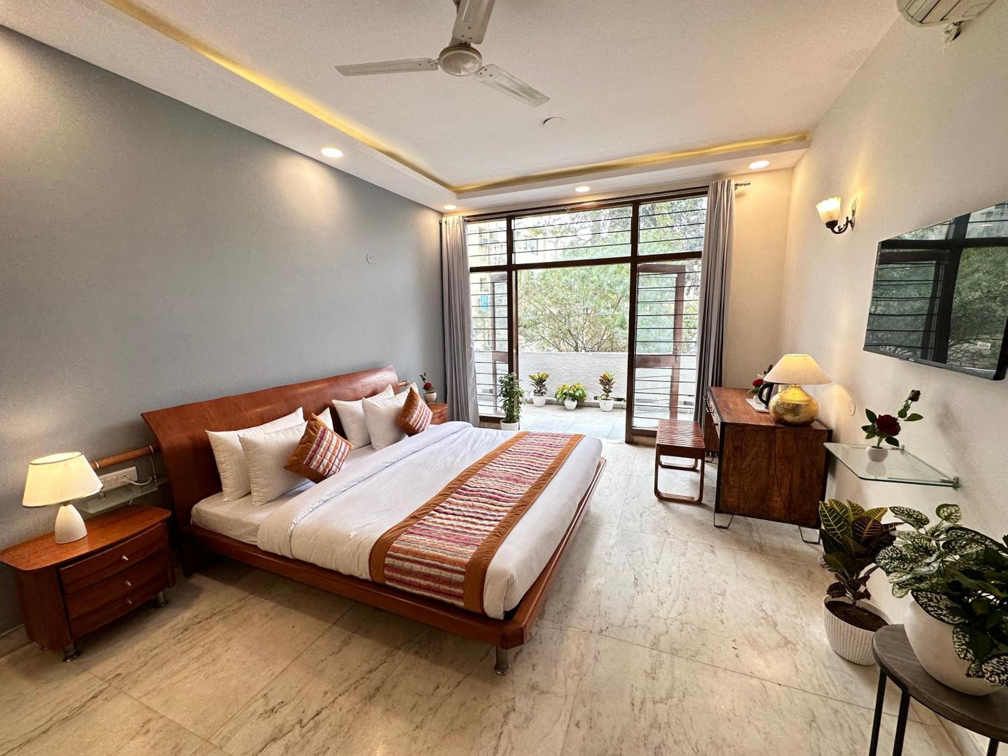 Grove Residency Hauz Khas Couple Friendly Hotel
