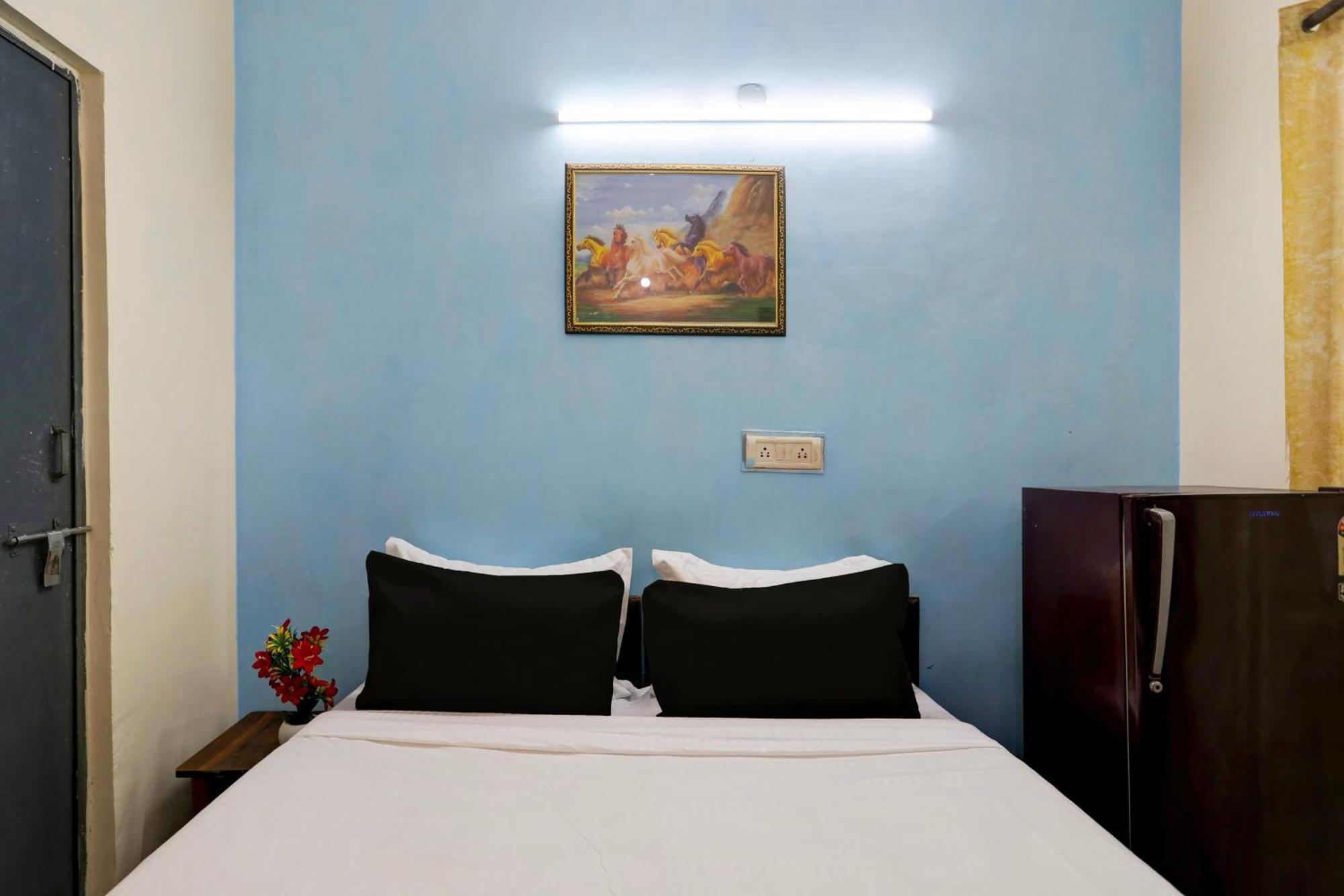 Super O Malviya Nagar 4* New Delhi