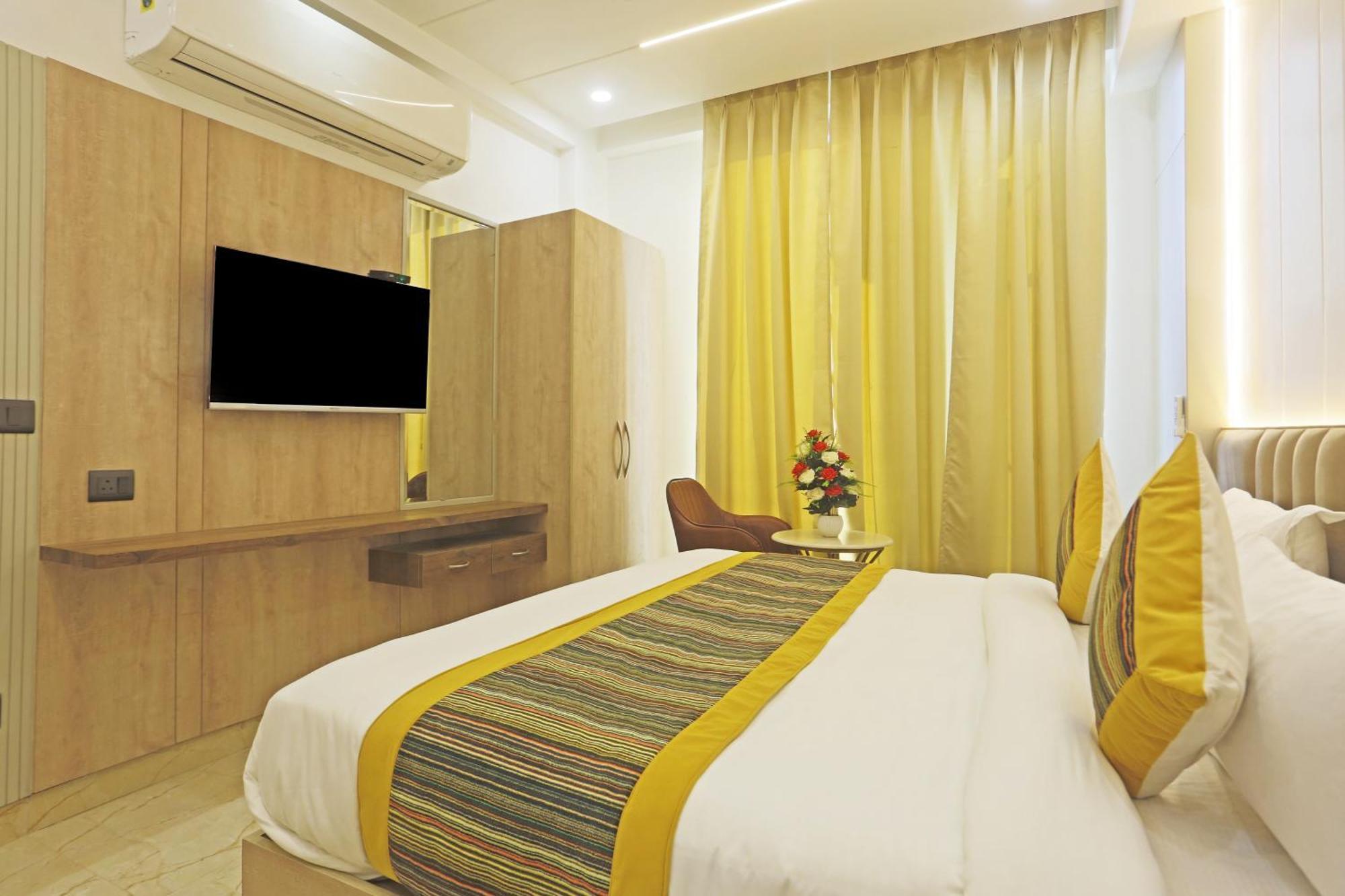 Mehul International -new Delhi Center Hotel