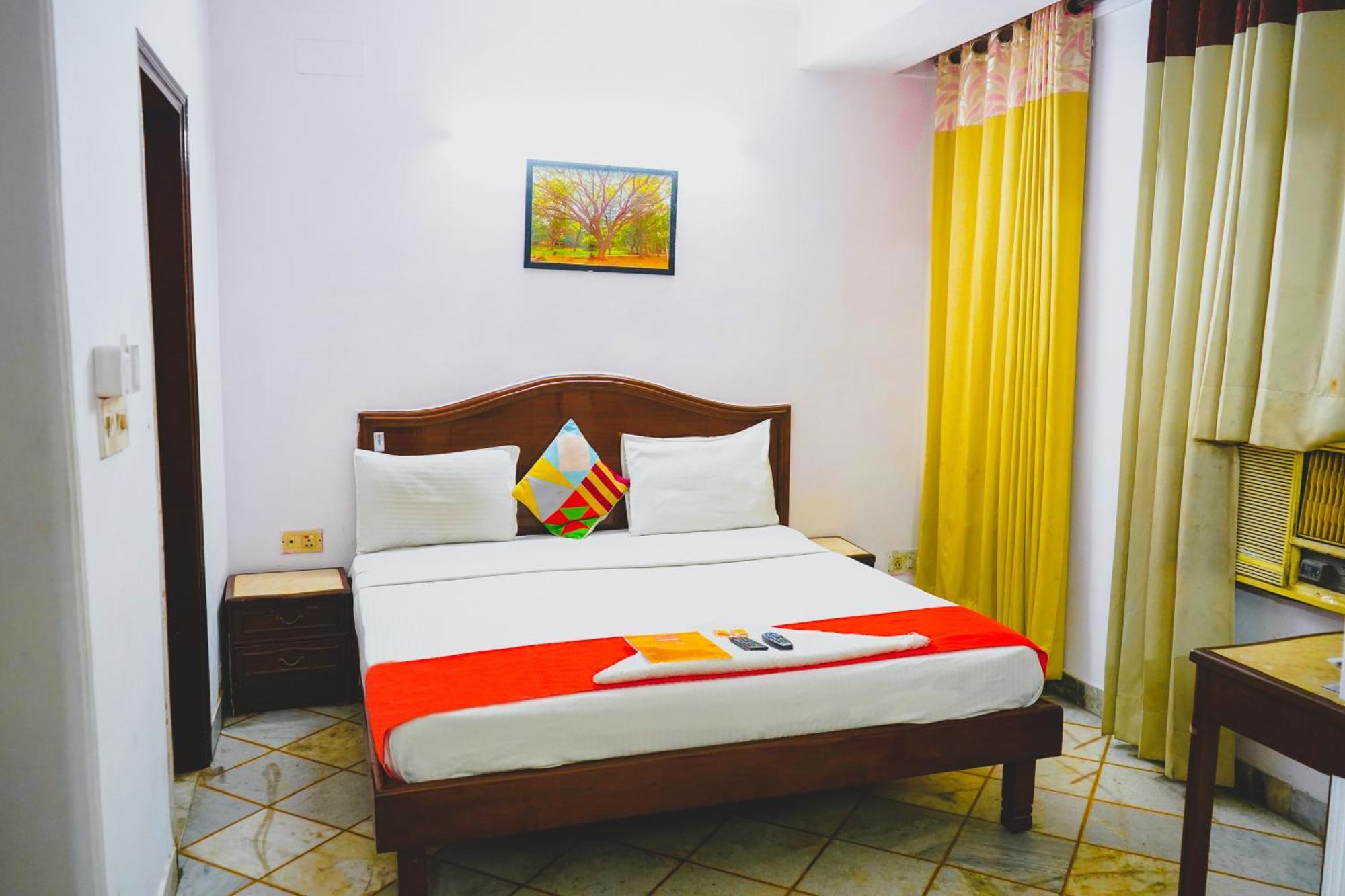 Hotel Iconic Residency - Near Ganga Ram Hospital