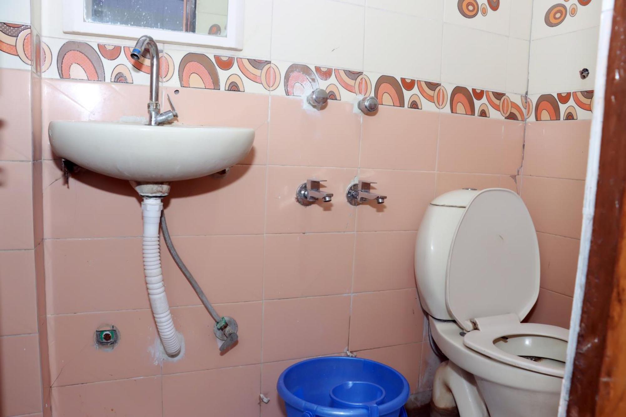 Hotel Gush At Railway Station New Delhi