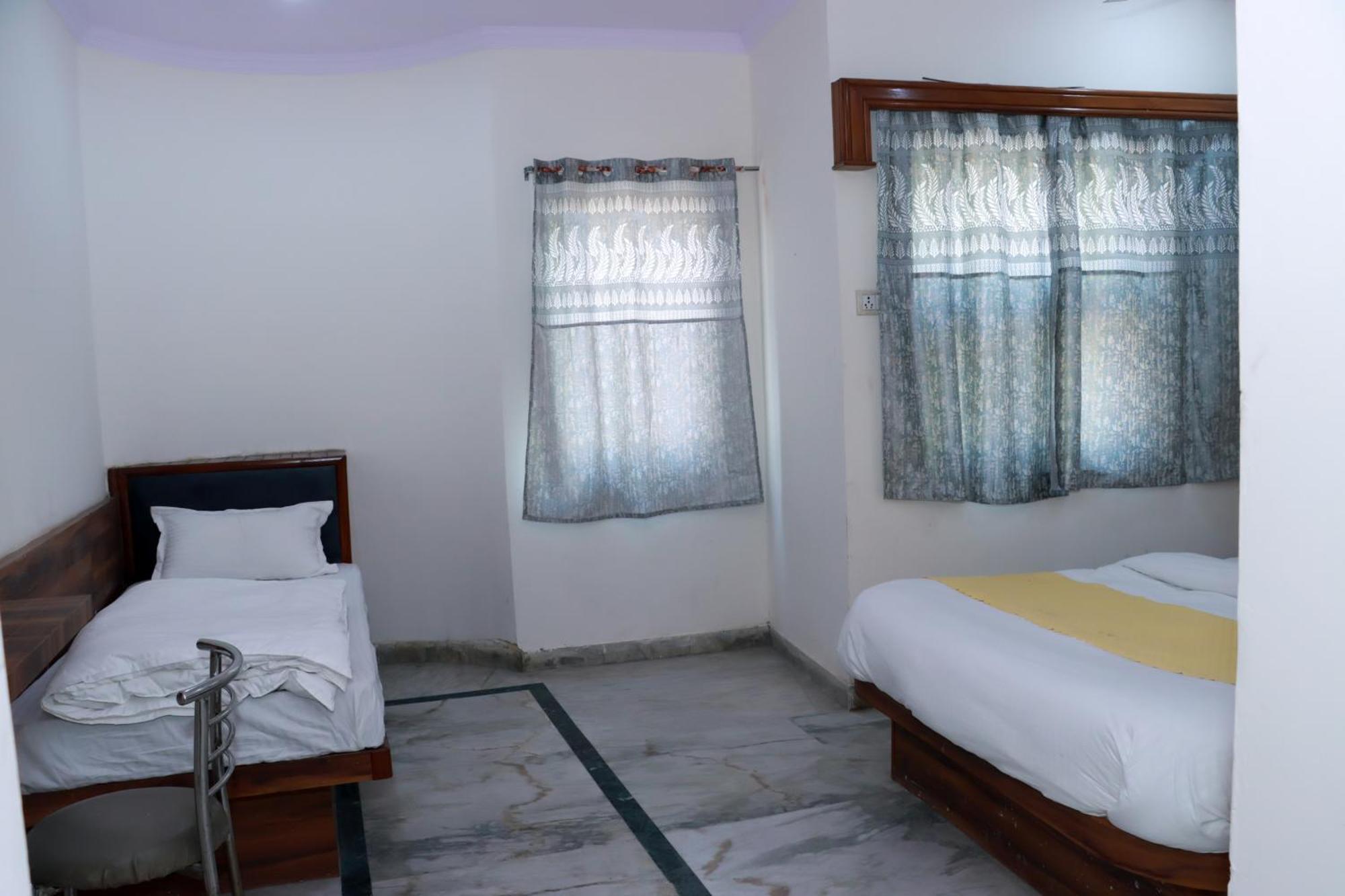 Gush At Railway Station Hotel New Delhi