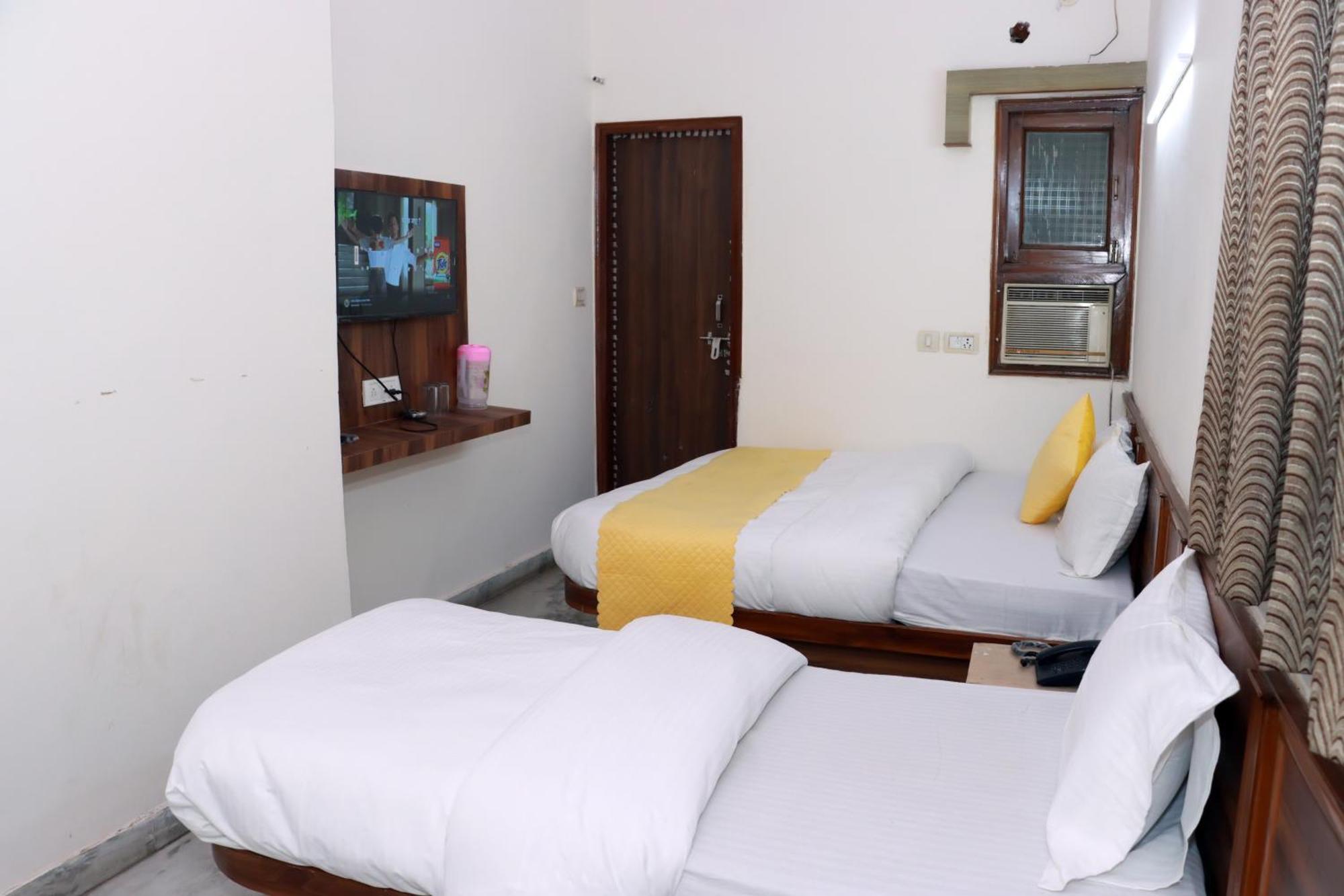Gush At Railway Station Hotel New Delhi