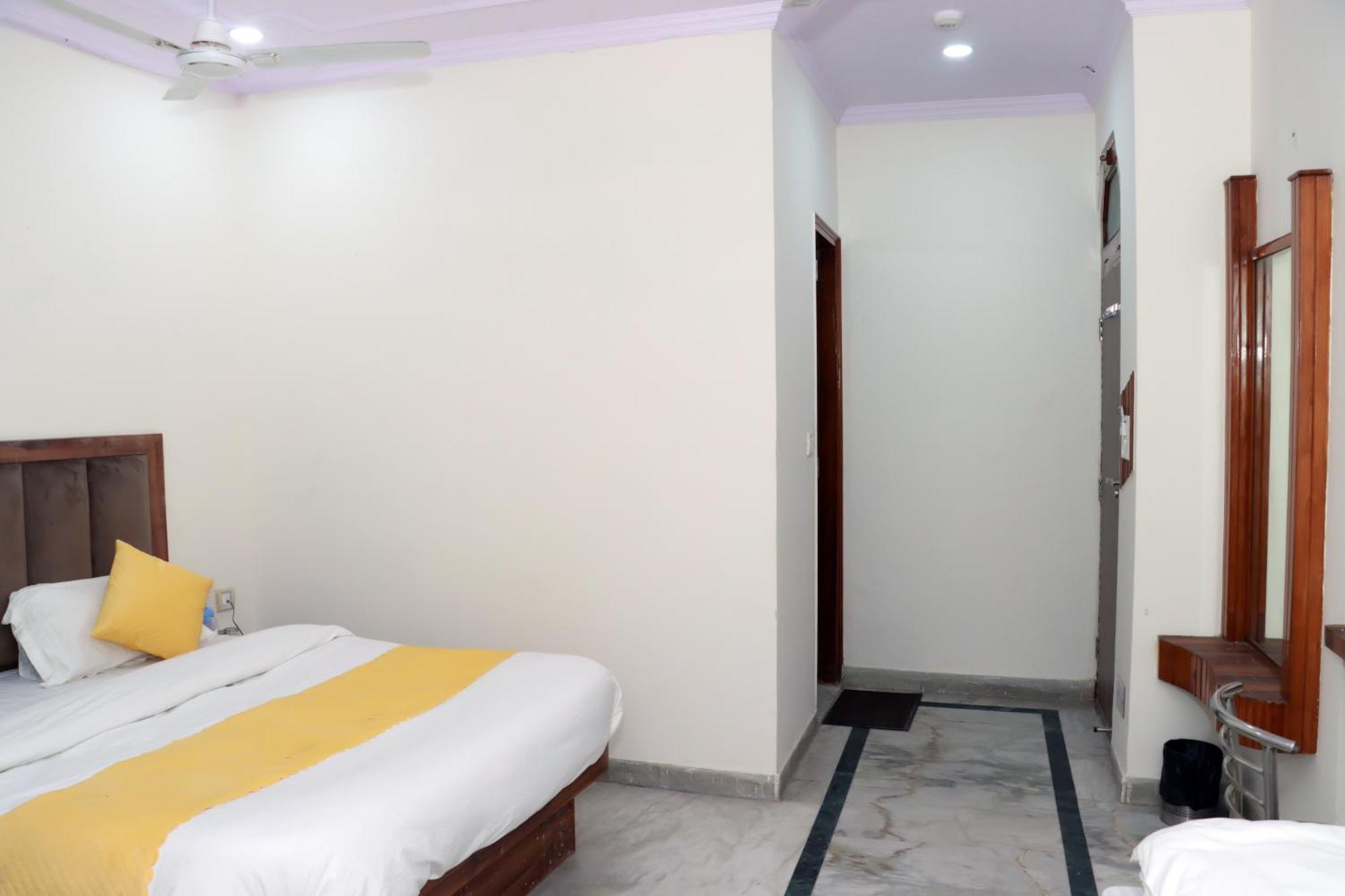 Hotel Gush At Railway Station New Delhi