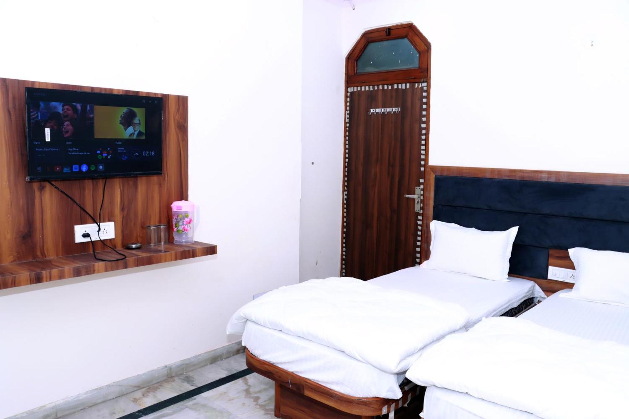 Hotel Gush At Railway Station New Delhi