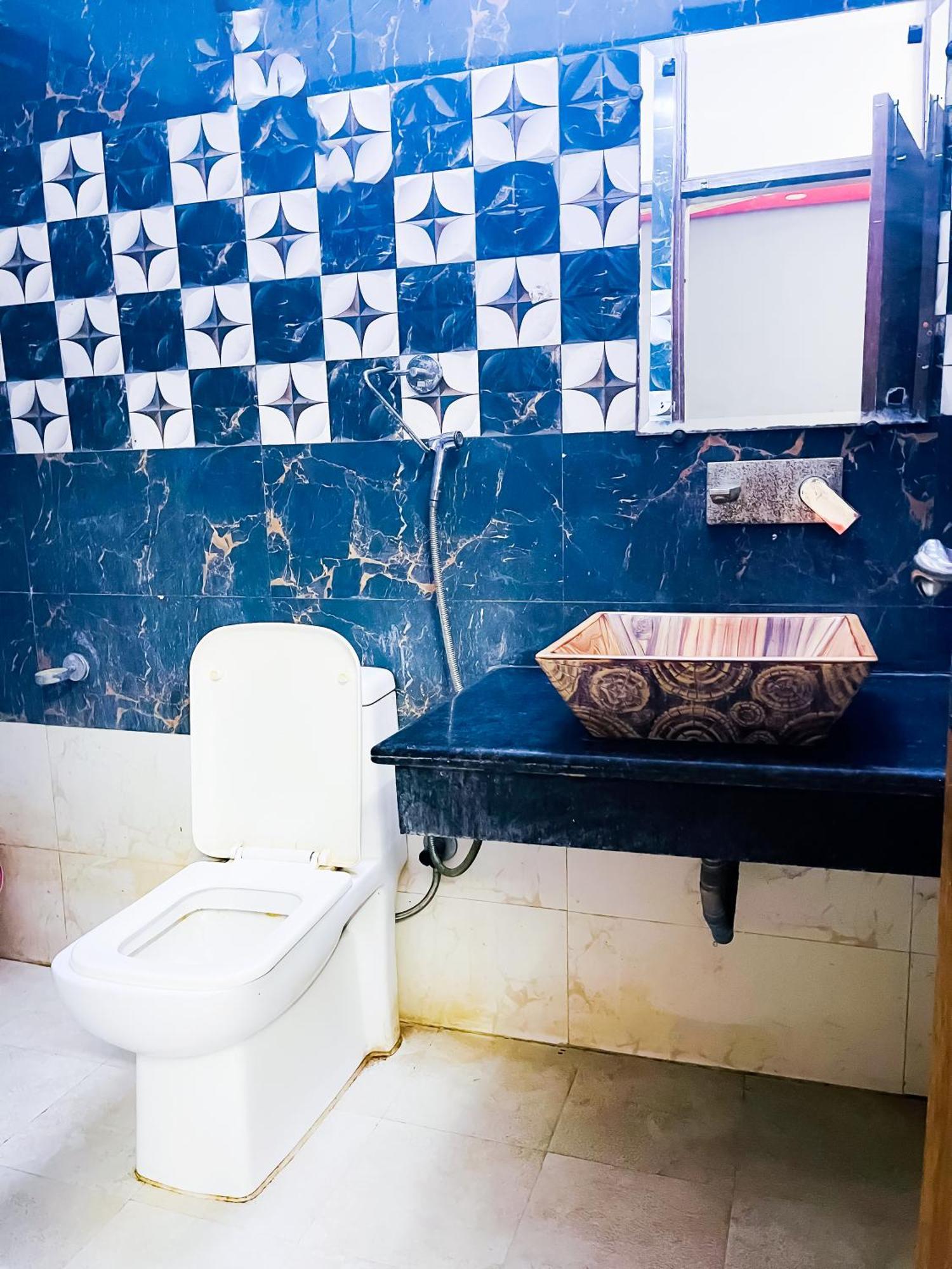 Nizamuddin Railway Station Hotel New Delhi
