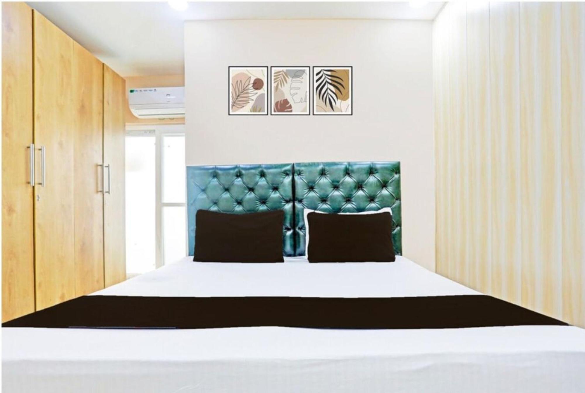 White House - Kamla Nagar Banglow Road 4*