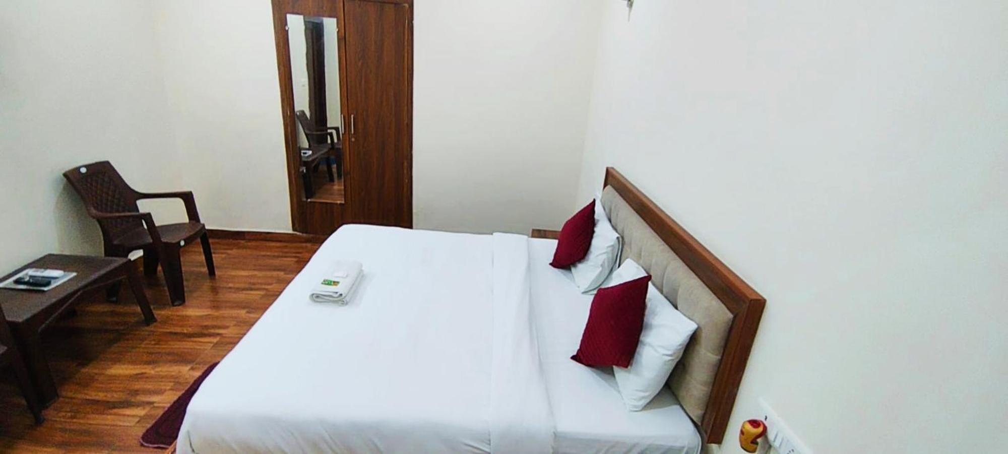 Luxury In Safdarjung Enclave Near Aiims & Safdarjung Hospital Hotel