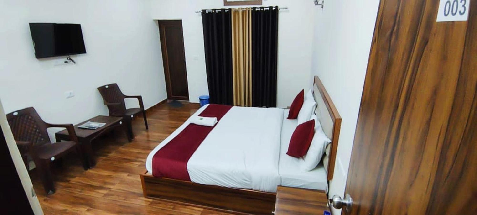 Hotel Luxury In Safdarjung Enclave Near Aiims & Safdarjung Hospital