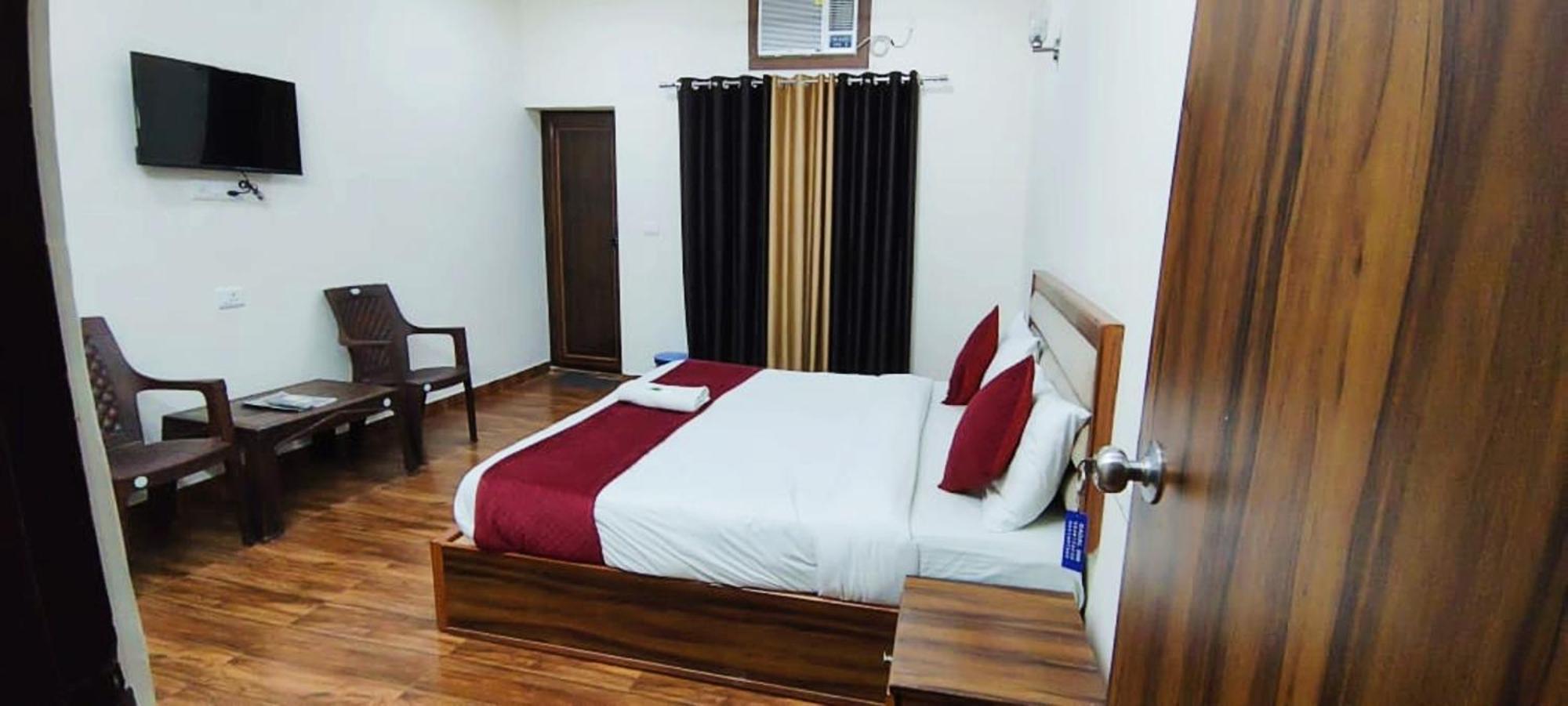 Luxury In Safdarjung Enclave Near Aiims & Safdarjung Hospital New Delhi