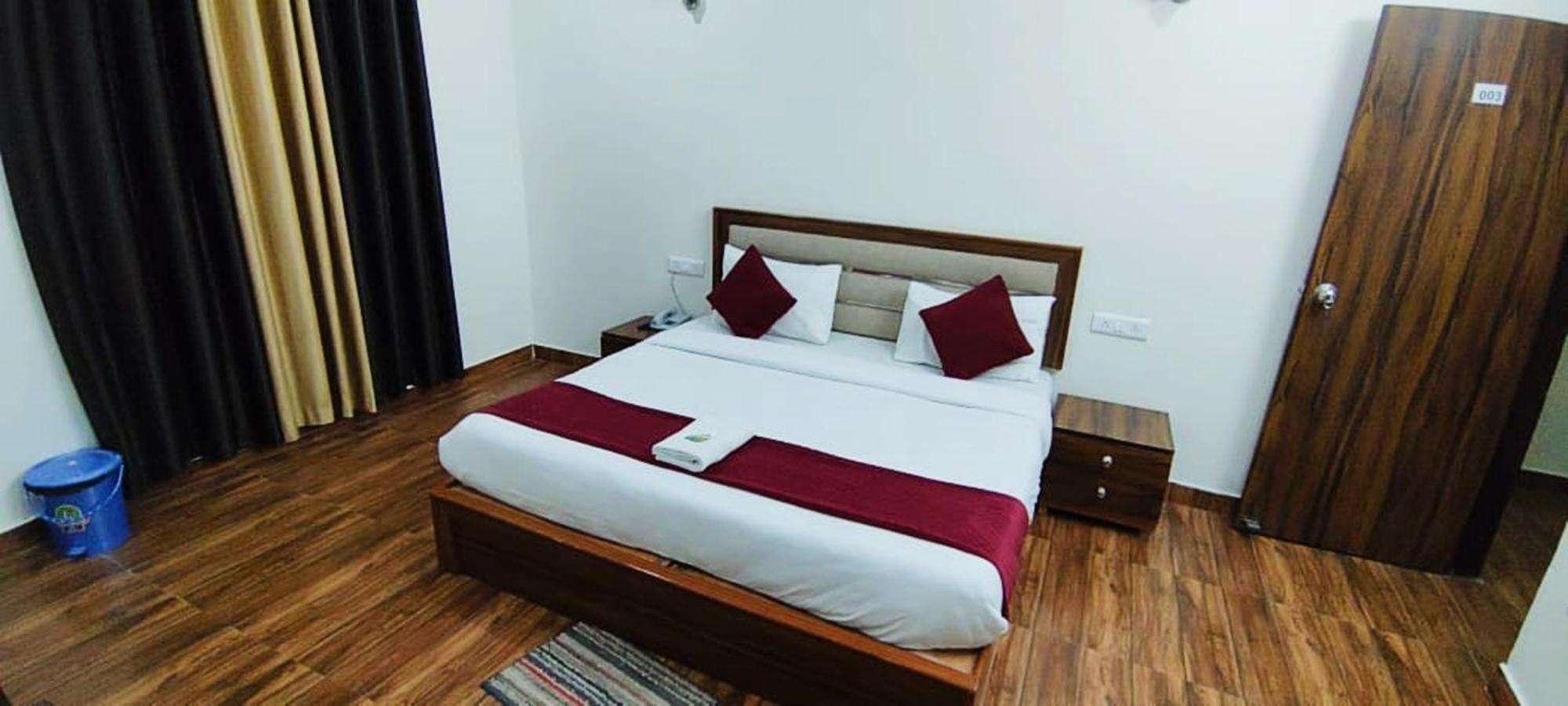 Hotel Luxury In Safdarjung Enclave Near Aiims & Safdarjung Hospital