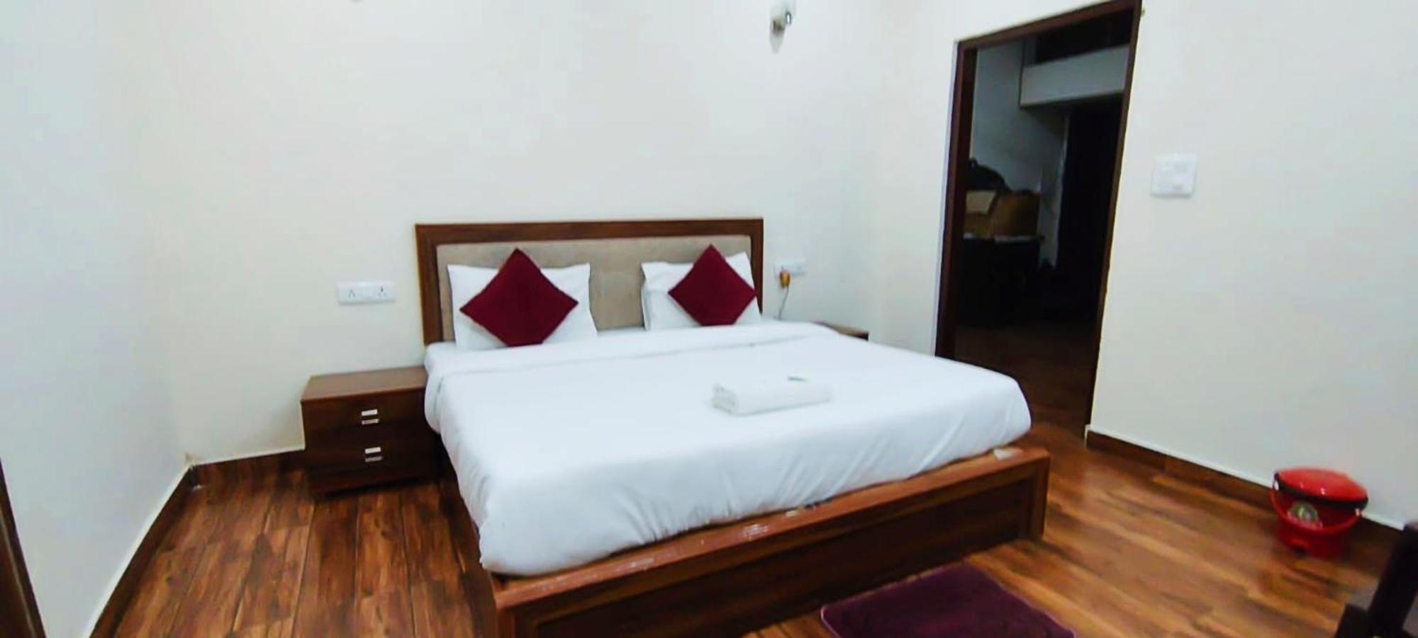 Luxury In Safdarjung Enclave Near Aiims & Safdarjung Hospital 3* New Delhi