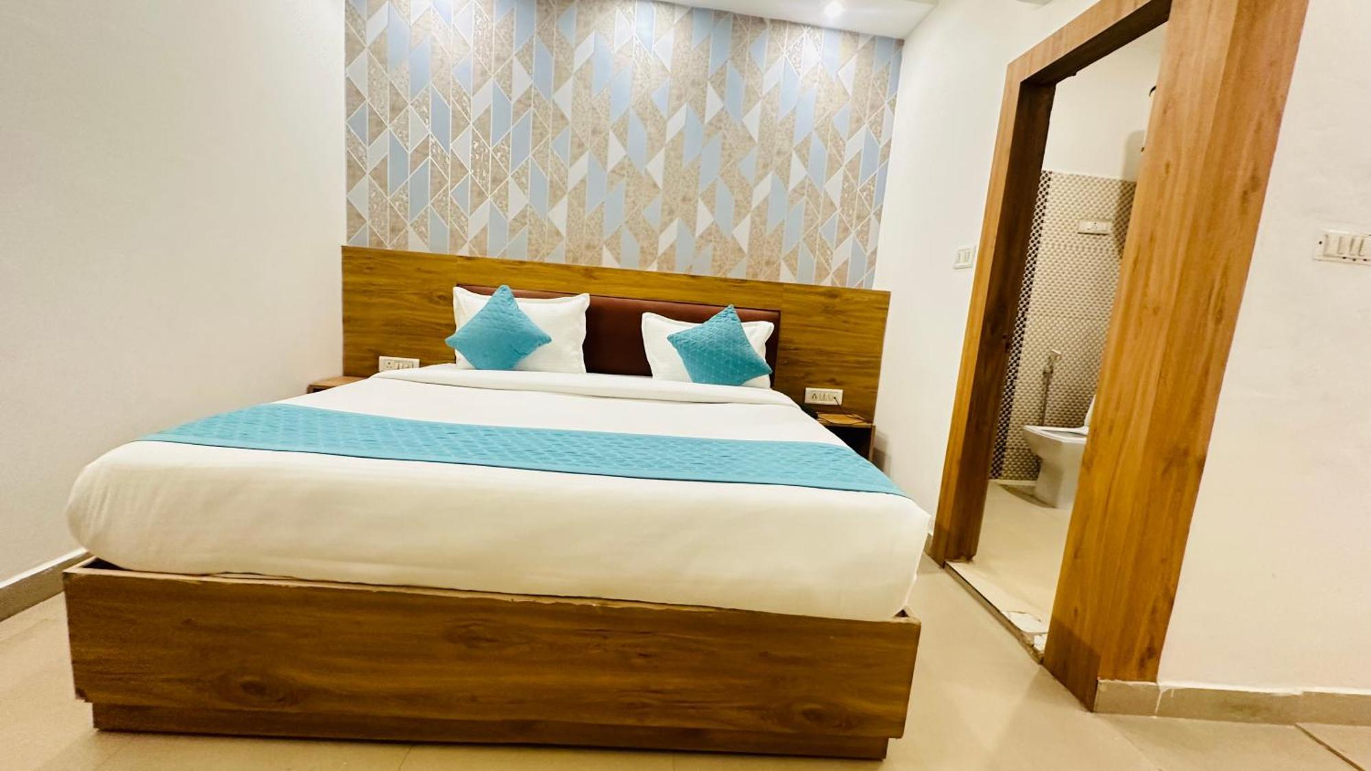 Ink Haven Near Delhi Airport 3*