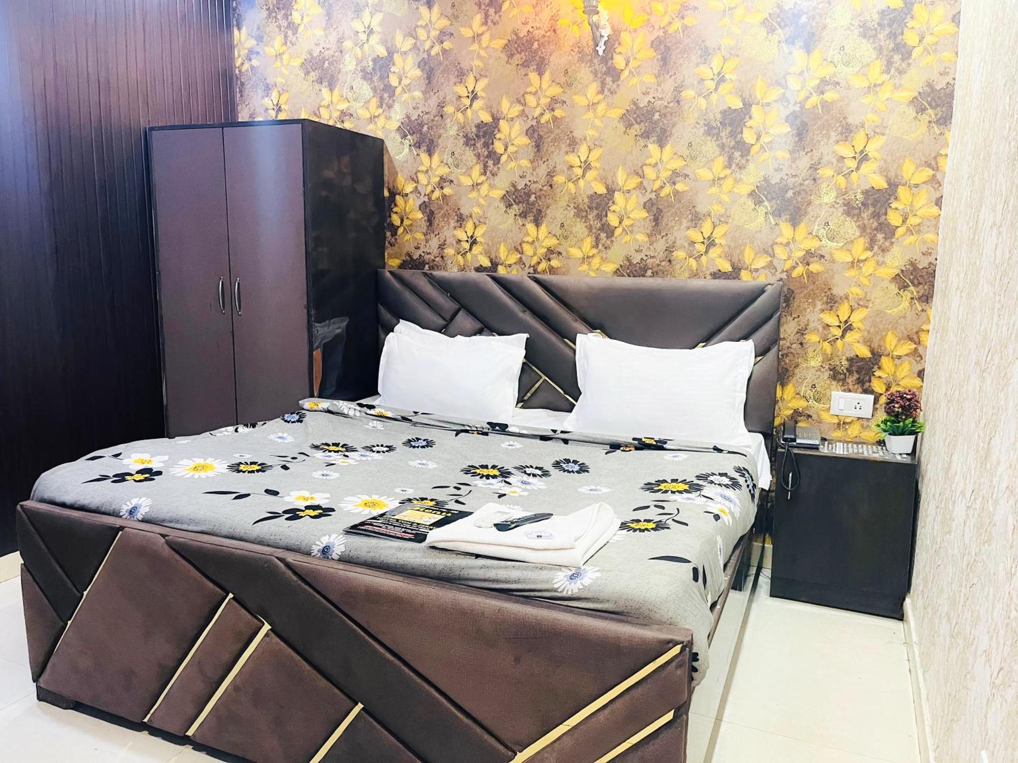 Bed & Breakfast Jerry - Near Nizamudinn Railway Station *