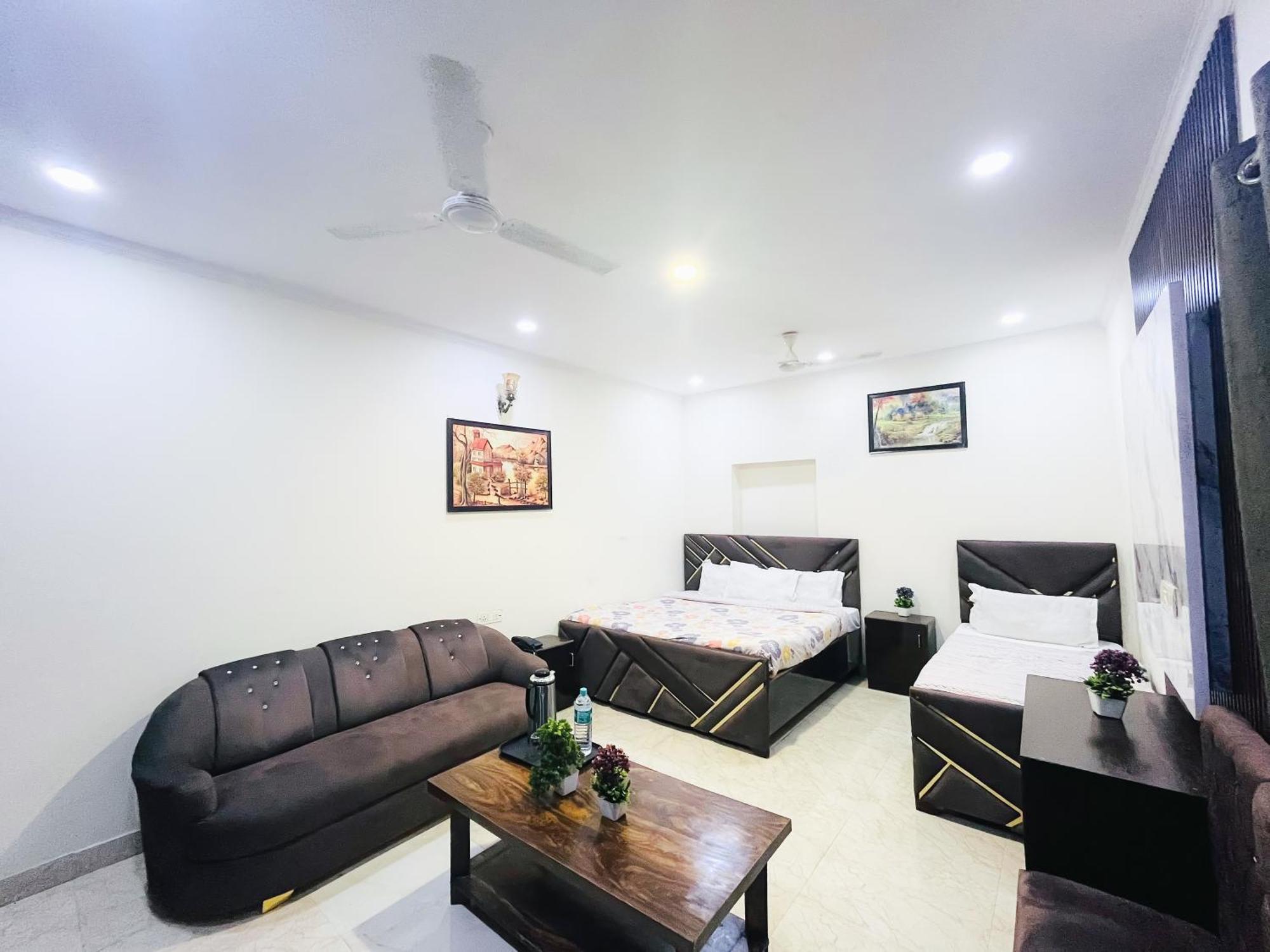 Bed & Breakfast Jerry - Near Nizamudinn Railway Station New Delhi