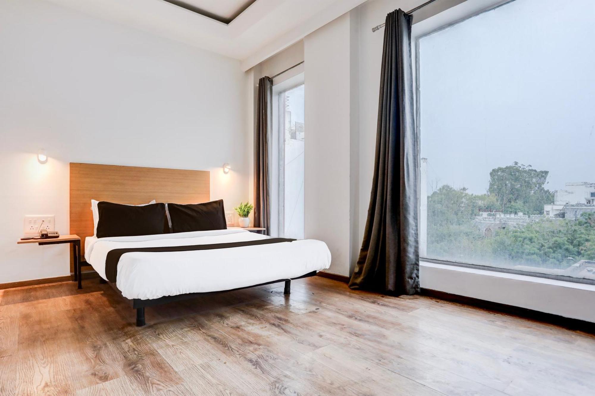 O Sky Residency. Hotel Delhi (National Capital Territory of India)