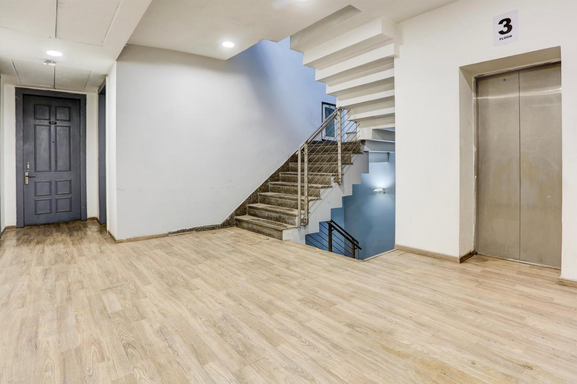 Hotel O Sky Residency. Delhi (National Capital Territory of India)