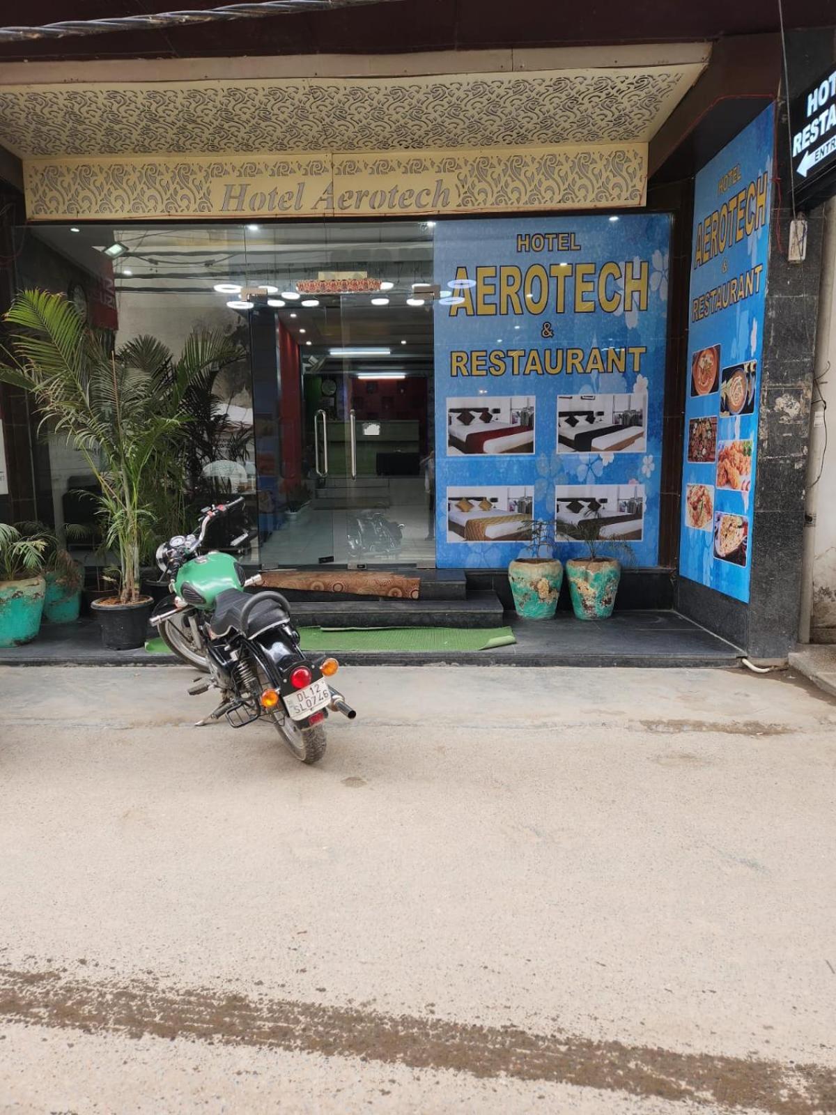 Aerotech Near Delhi Airport Hotel