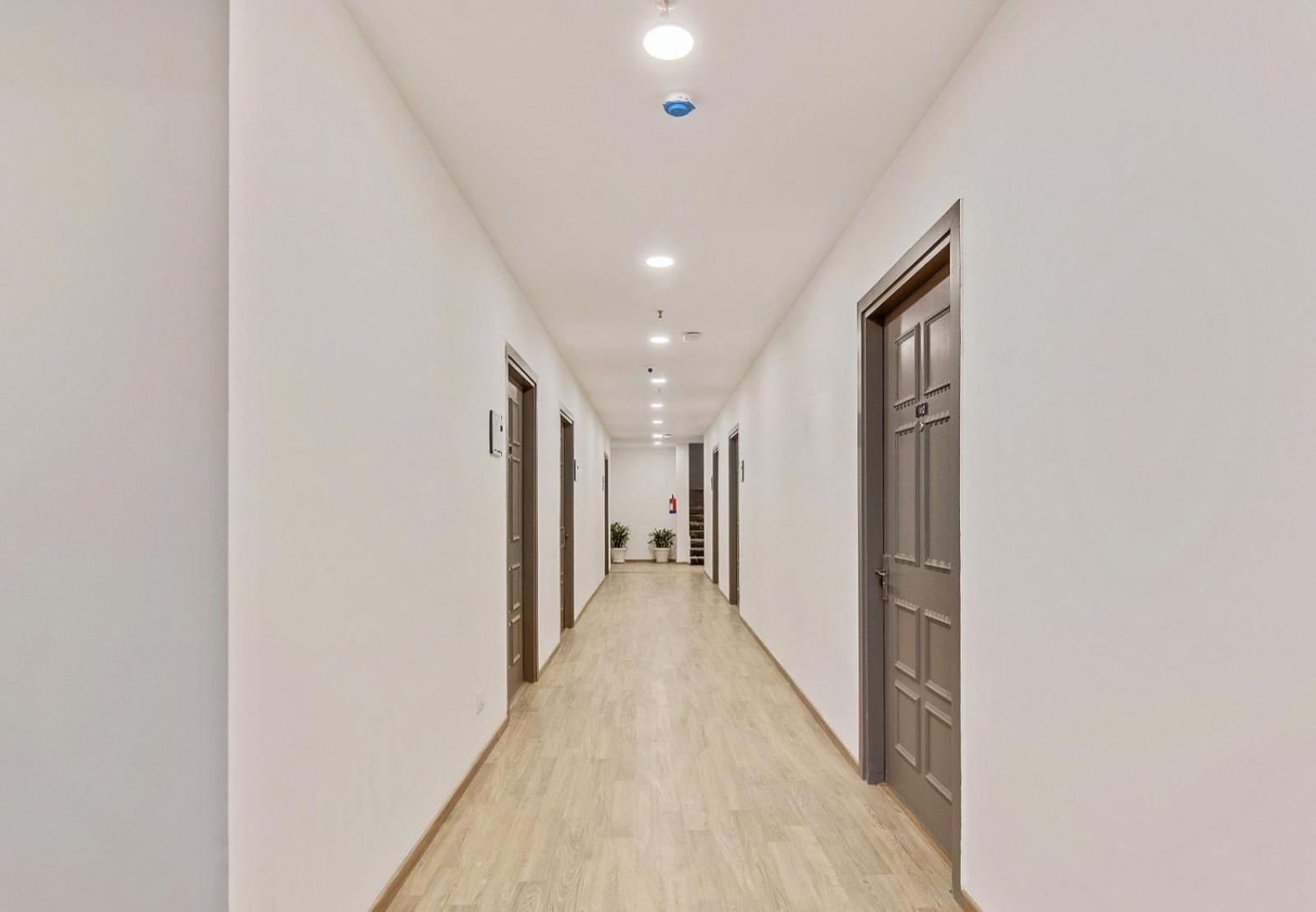 Aerotech Near Delhi Airport Hotel 4*