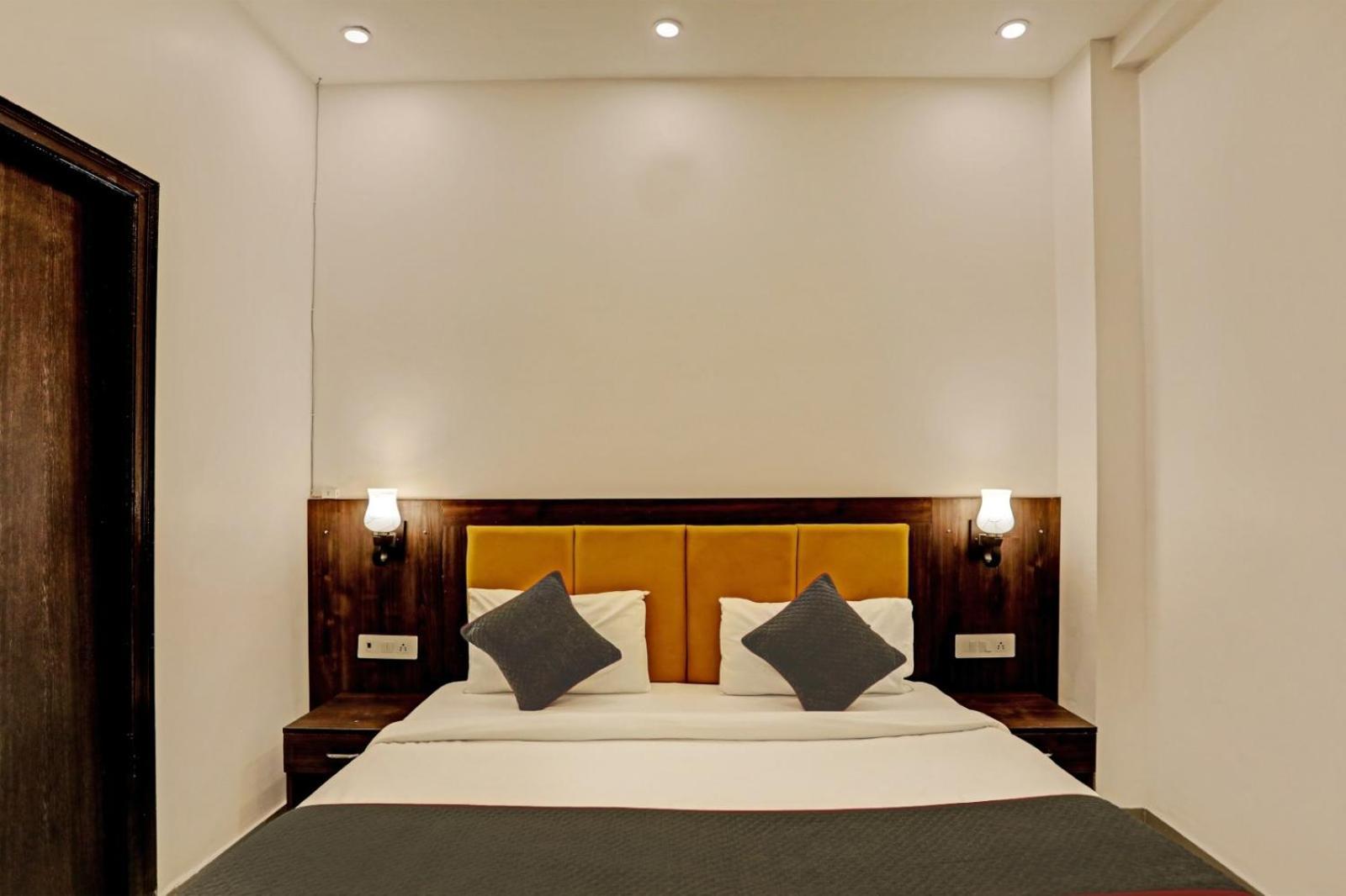 Hotel Aerotech Near Delhi Airport 4*