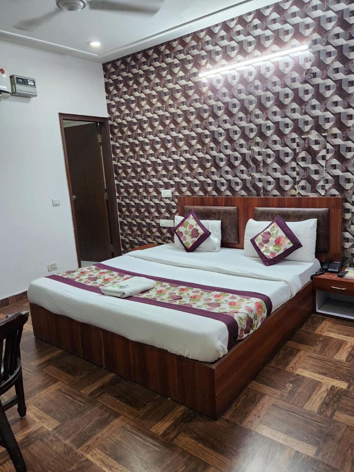 Aerotech Near Delhi Airport 4* New Delhi