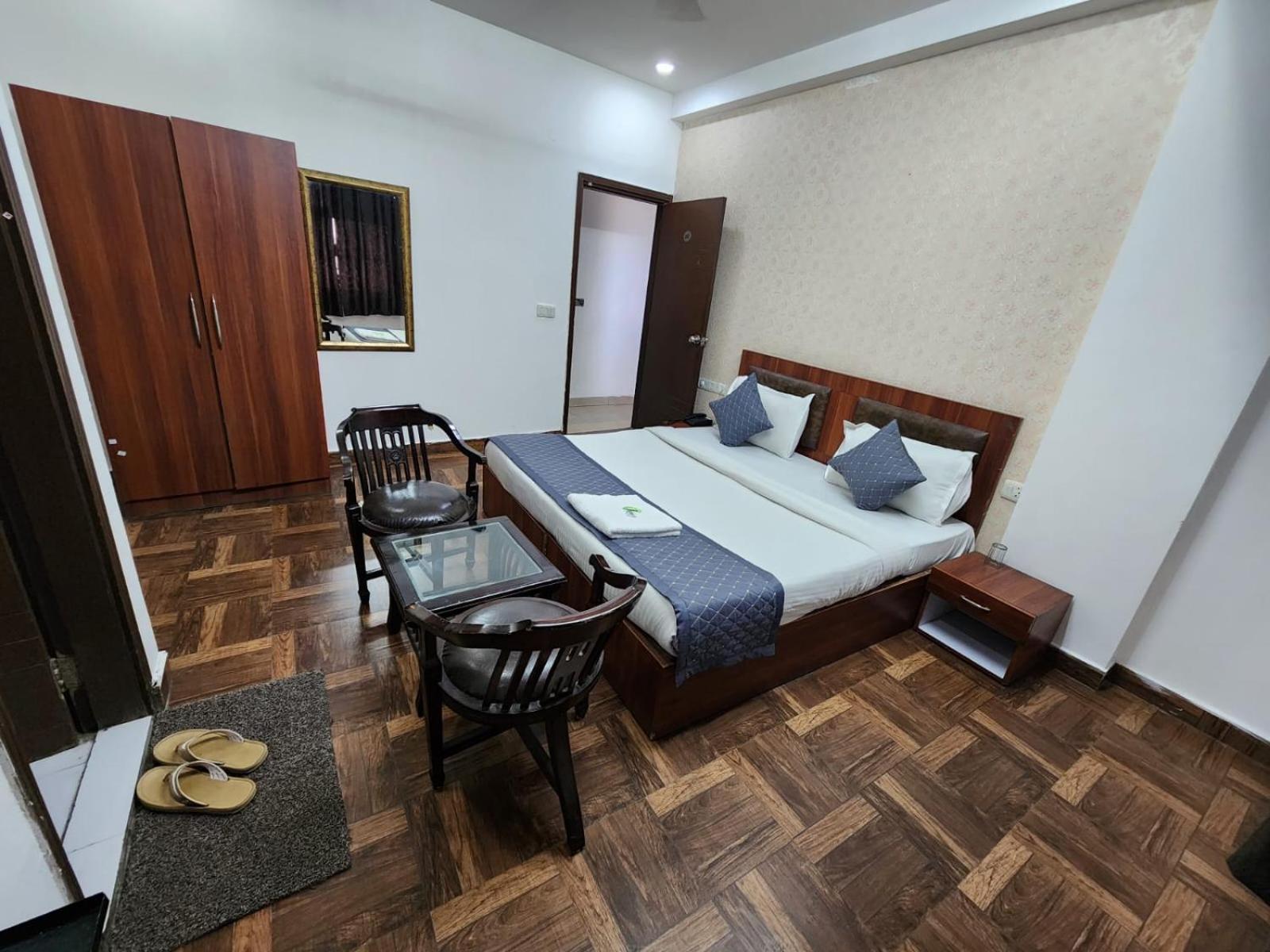 Aerotech Near Delhi Airport Hotel