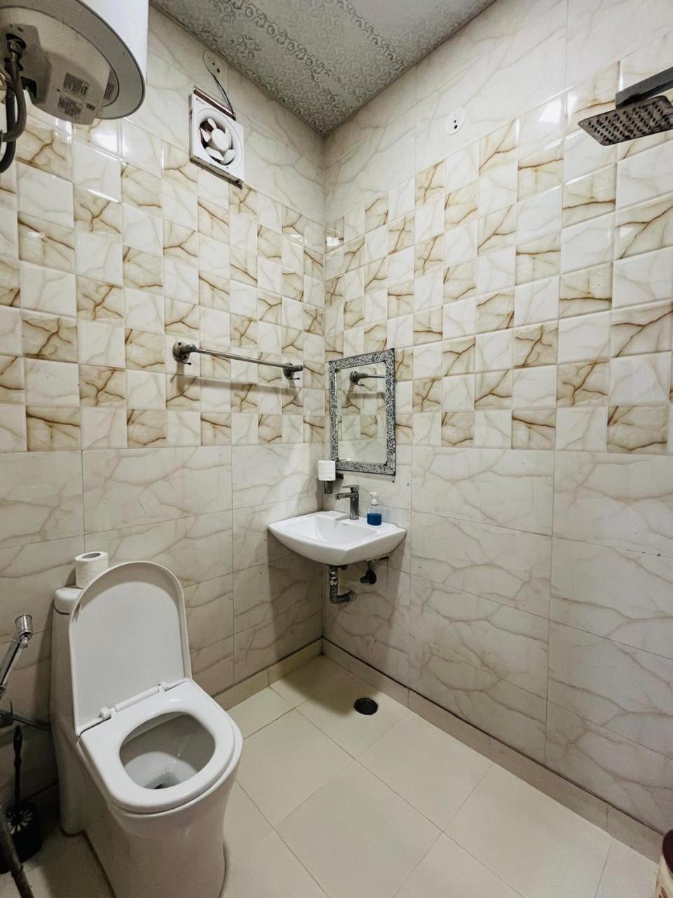 Hotel Hotel Moon Chanakyapuri Satya Niketan- Couple Friendly 3*