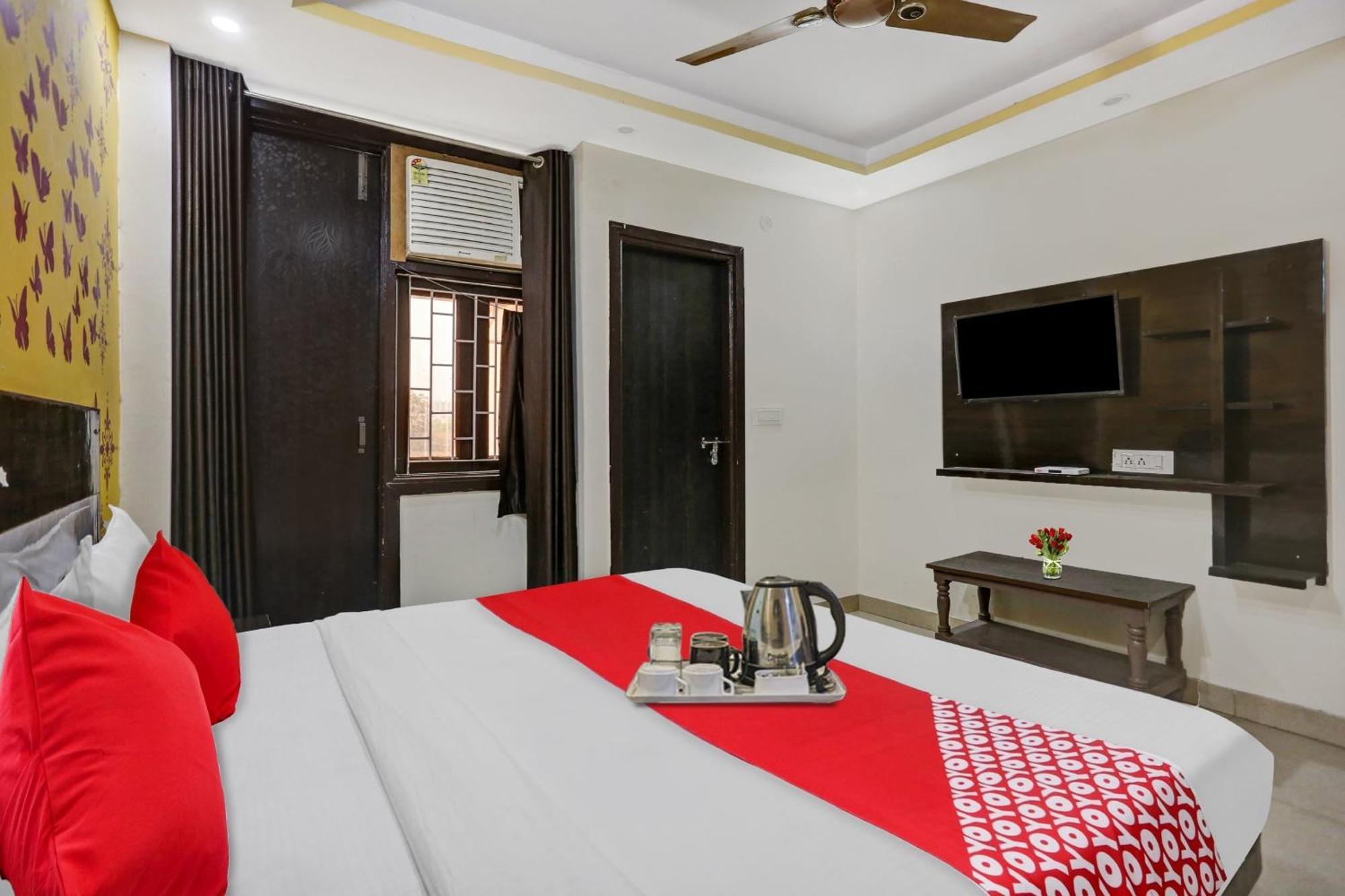 O Blue Orchid 3* New Delhi
