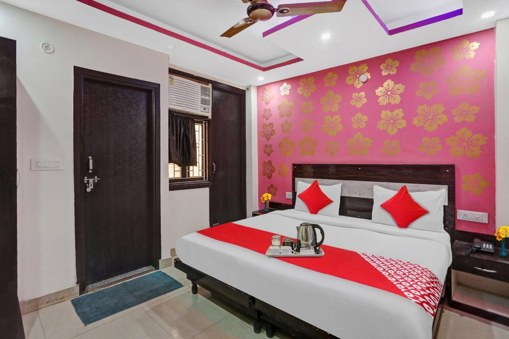 O Blue Orchid 3* New Delhi