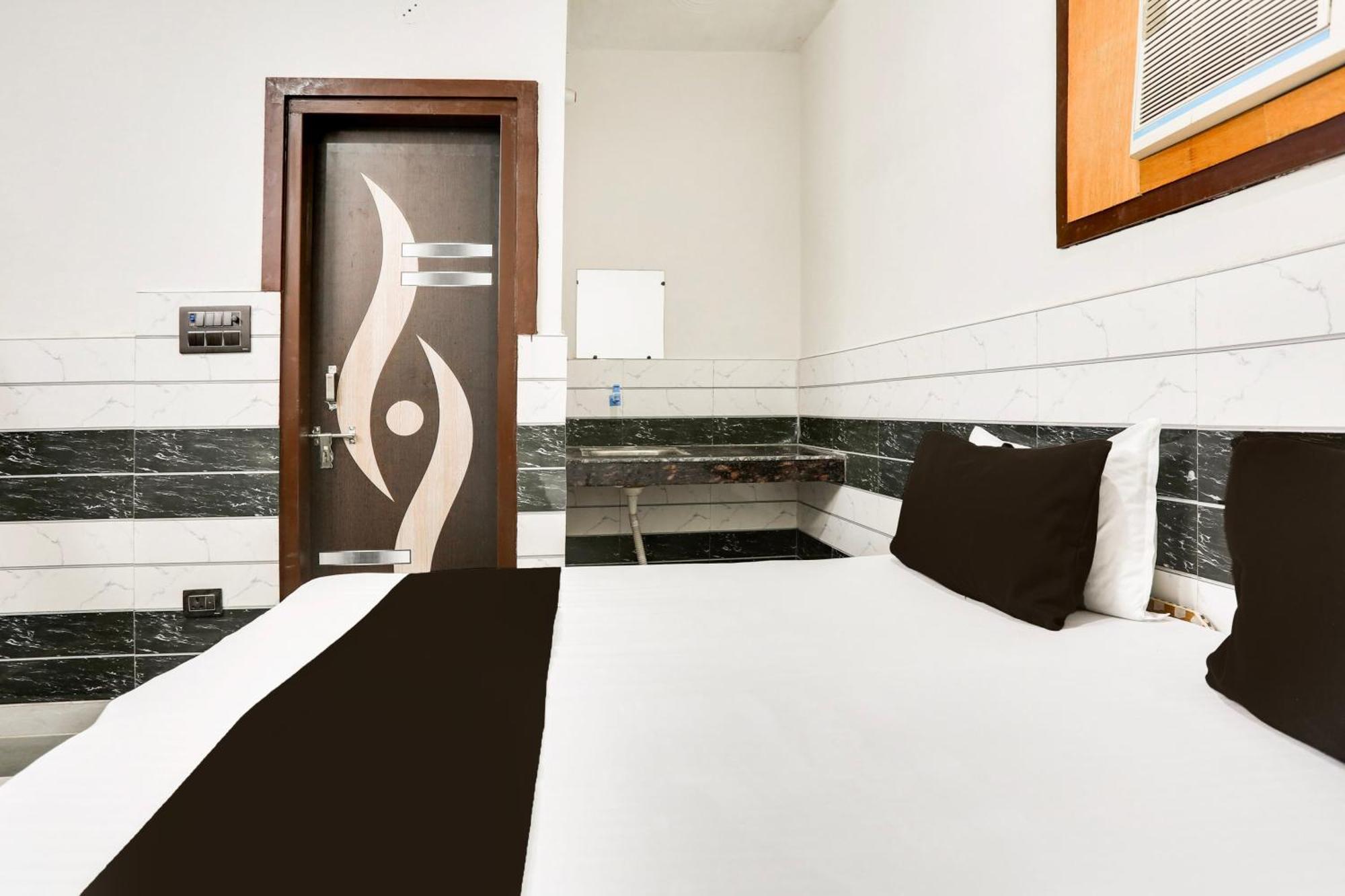 Hotel O Happy 3*