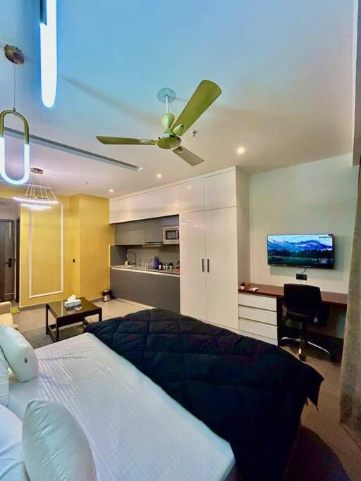 Apartment North India Tallest Building Near Airport