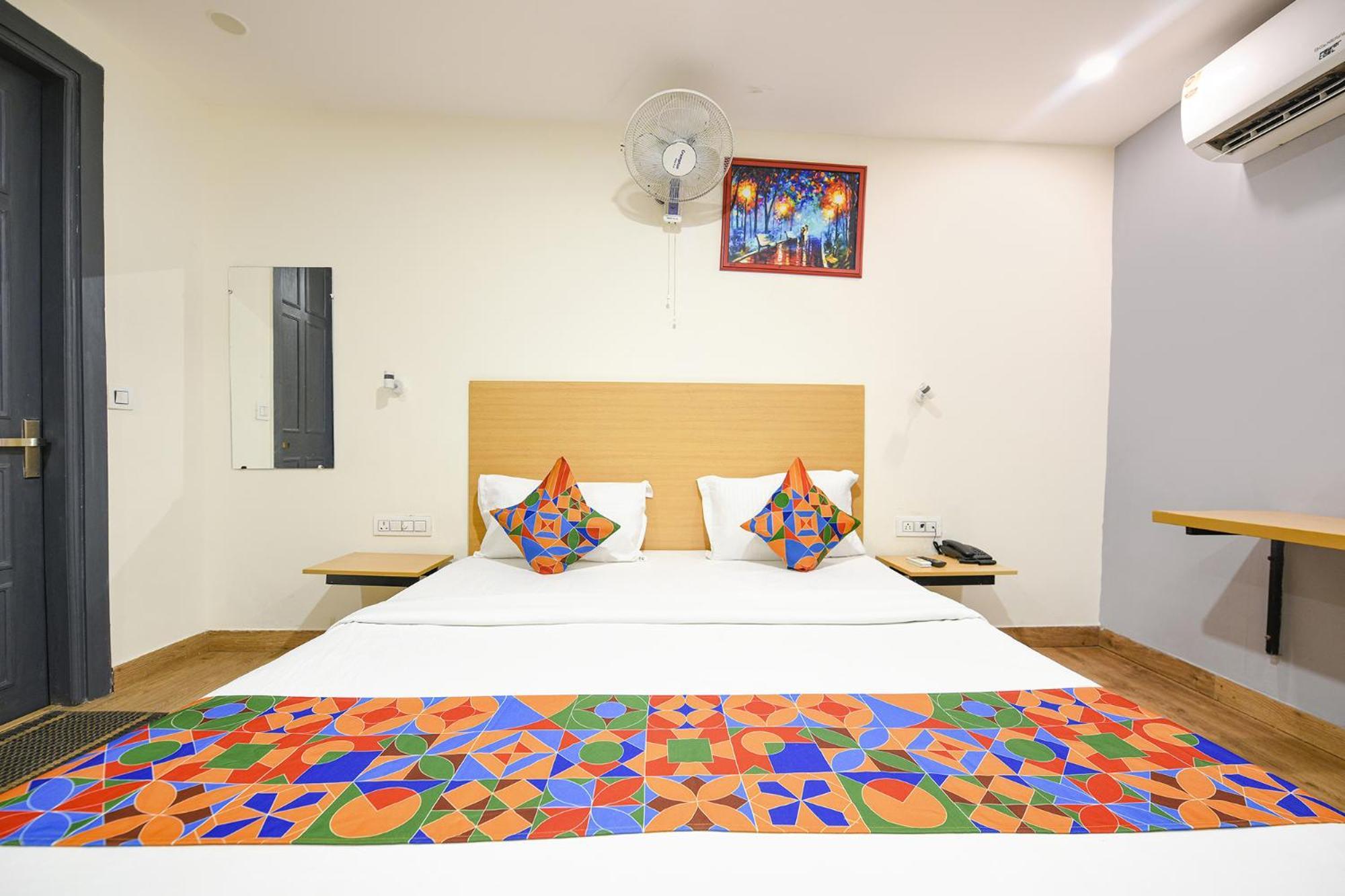 Fabexpress Twamev Hotel