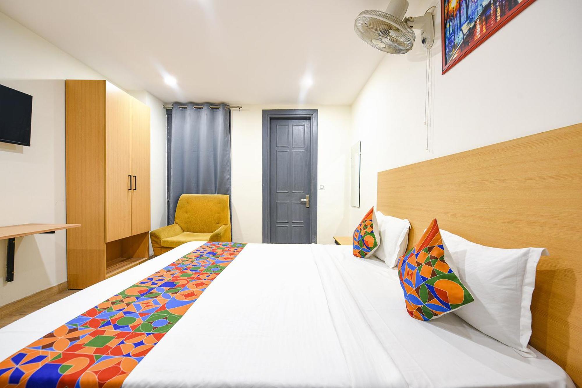 Hotel Fabexpress Twamev