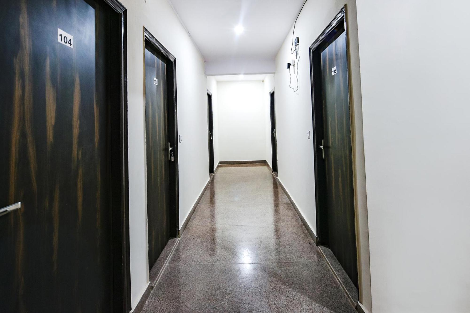 Fabhotel The Yashobhumi Near Yashobhoomi Convention Centre Hotel 3*
