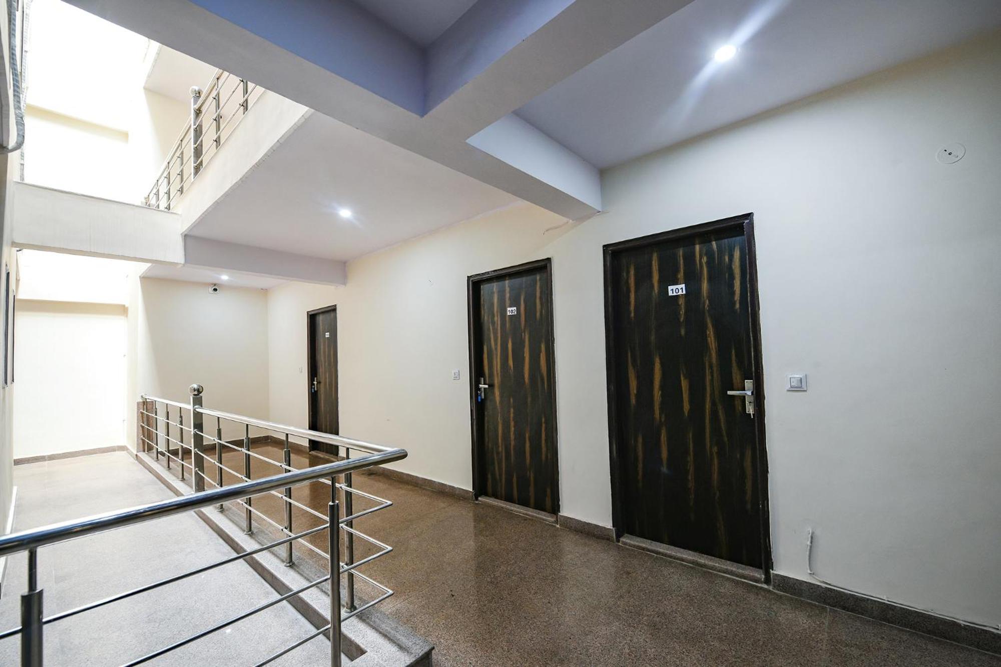 Fabhotel The Yashobhumi Near Yashobhoomi Convention Centre