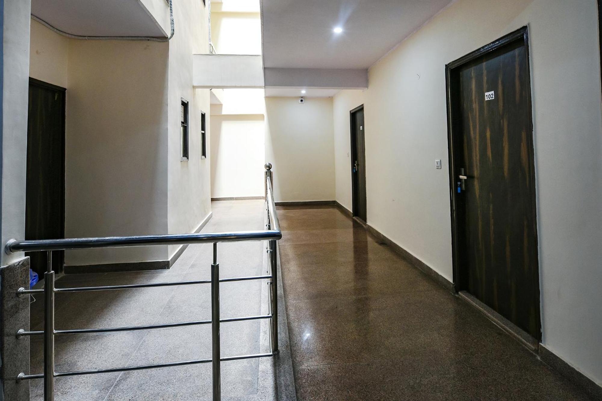 Fabhotel The Yashobhumi Near Yashobhoomi Convention Centre